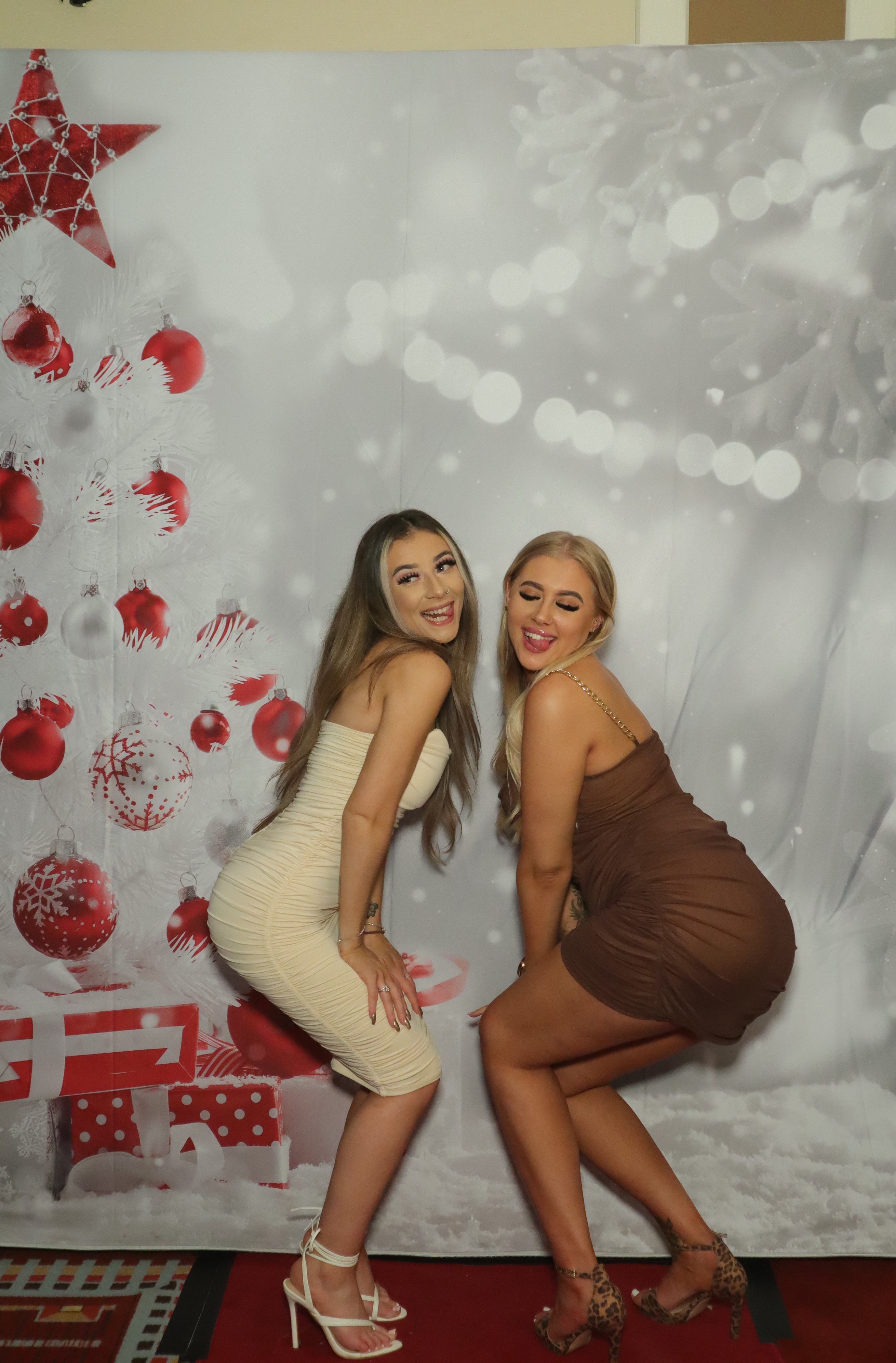 LashBase Christmas Party 2021 | View more photos from the event at gallery.myphotoboothexperience.co.uk/u/MyPhotoBoothExperienceLtd/LashBase-Christmas-Party-2021