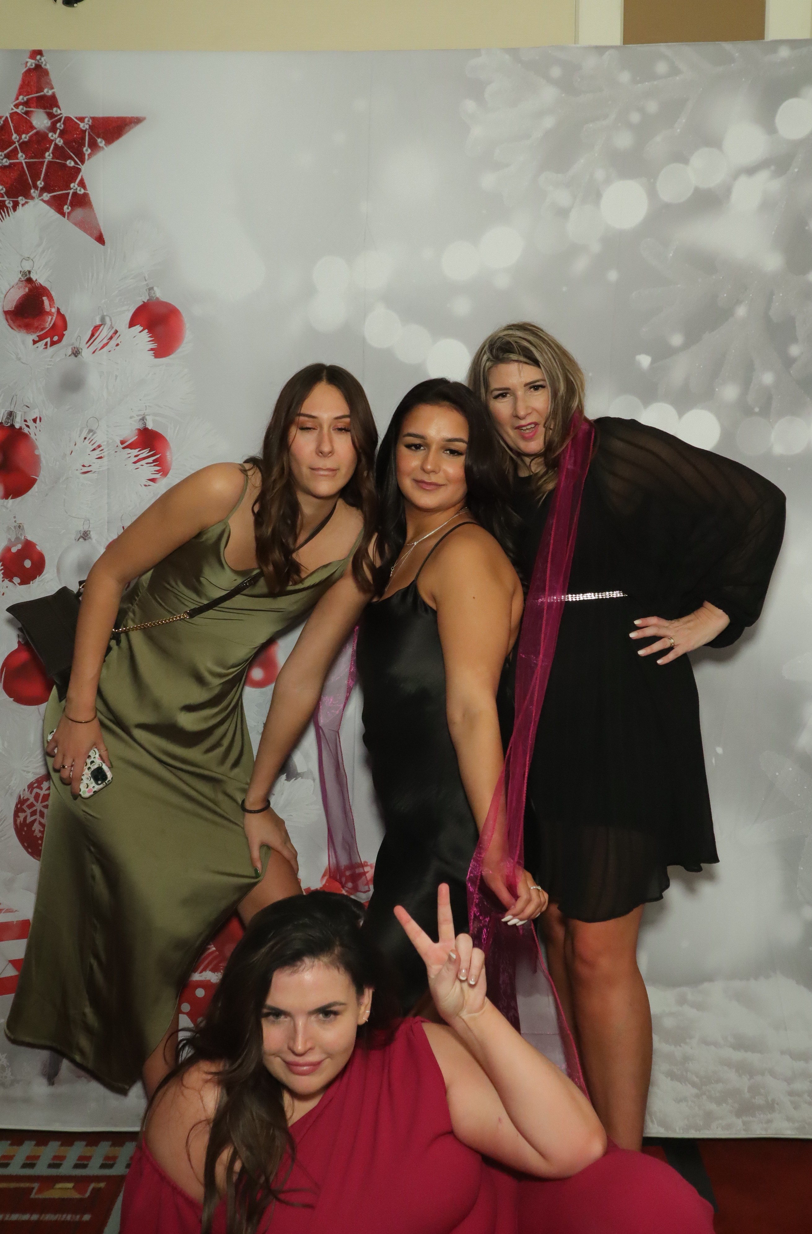LashBase Christmas Party 2021 | View more photos from the event at gallery.myphotoboothexperience.co.uk/u/MyPhotoBoothExperienceLtd/LashBase-Christmas-Party-2021