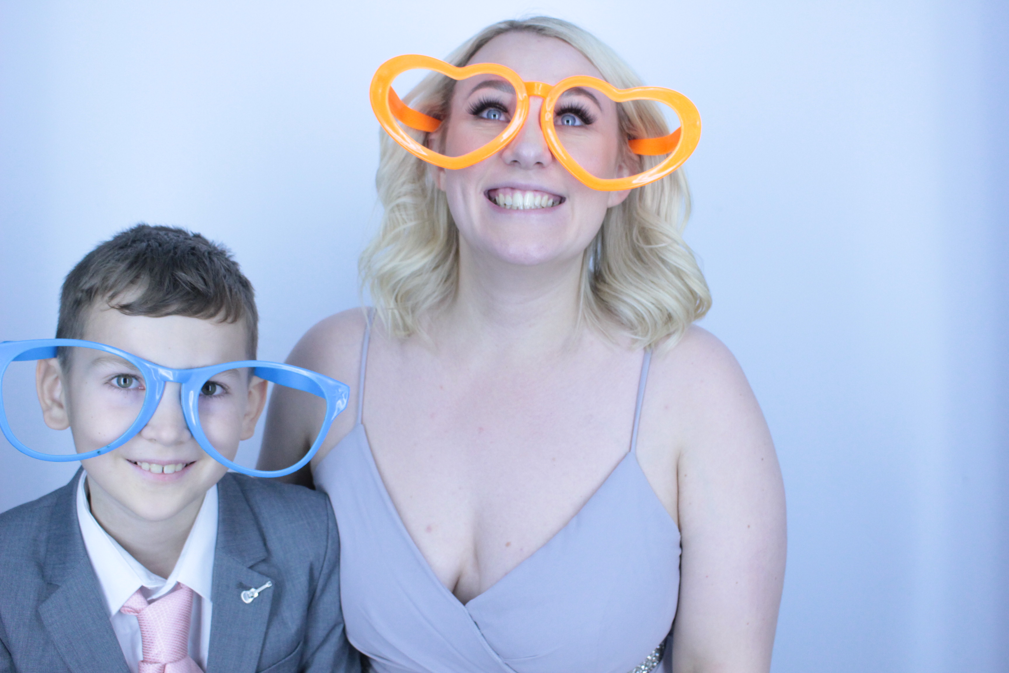 Loz and Lizzie's Anniversary Party | View more photos from the event at gallery.myphotoboothexperience.co.uk/u/MyPhotoBoothExperienceLtd/Loz-and-Lizzies-Anniversary-Party