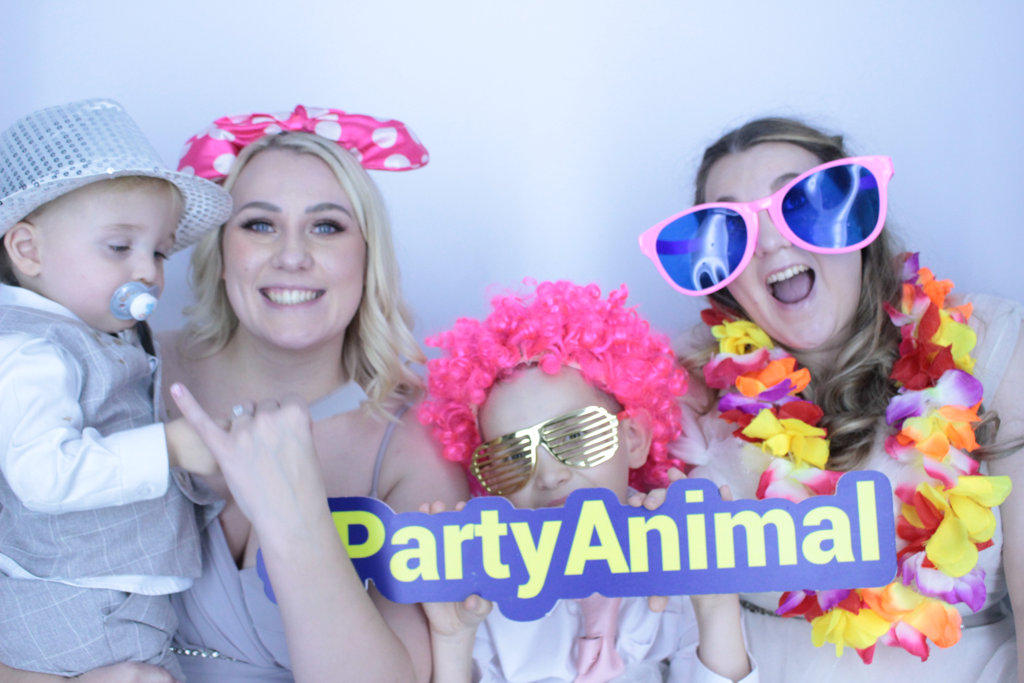 Loz and Lizzie's Anniversary Party | View more photos from the event at gallery.myphotoboothexperience.co.uk/u/MyPhotoBoothExperienceLtd/Loz-and-Lizzies-Anniversary-Party