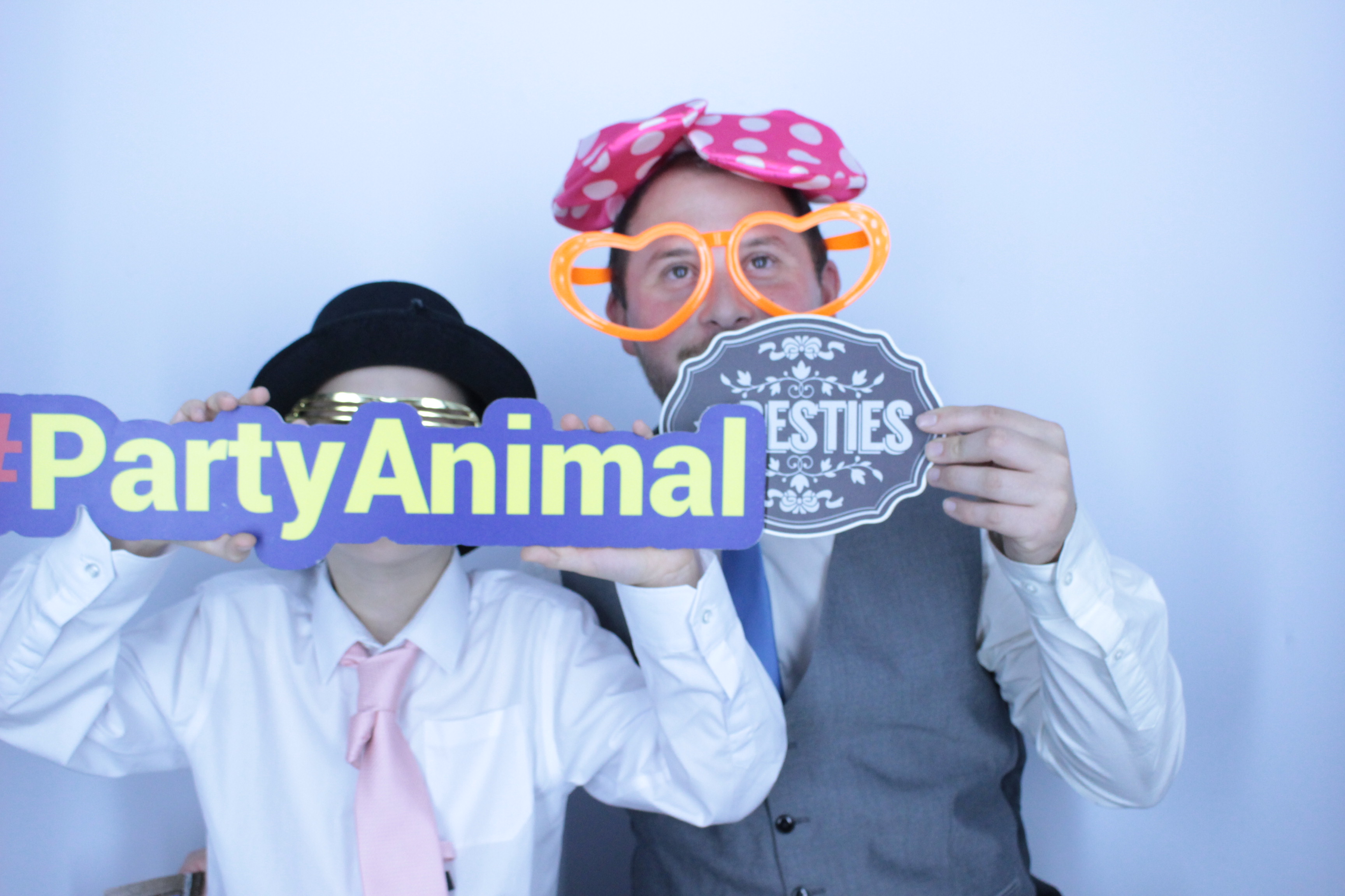 Loz and Lizzie's Anniversary Party | View more photos from the event at gallery.myphotoboothexperience.co.uk/u/MyPhotoBoothExperienceLtd/Loz-and-Lizzies-Anniversary-Party