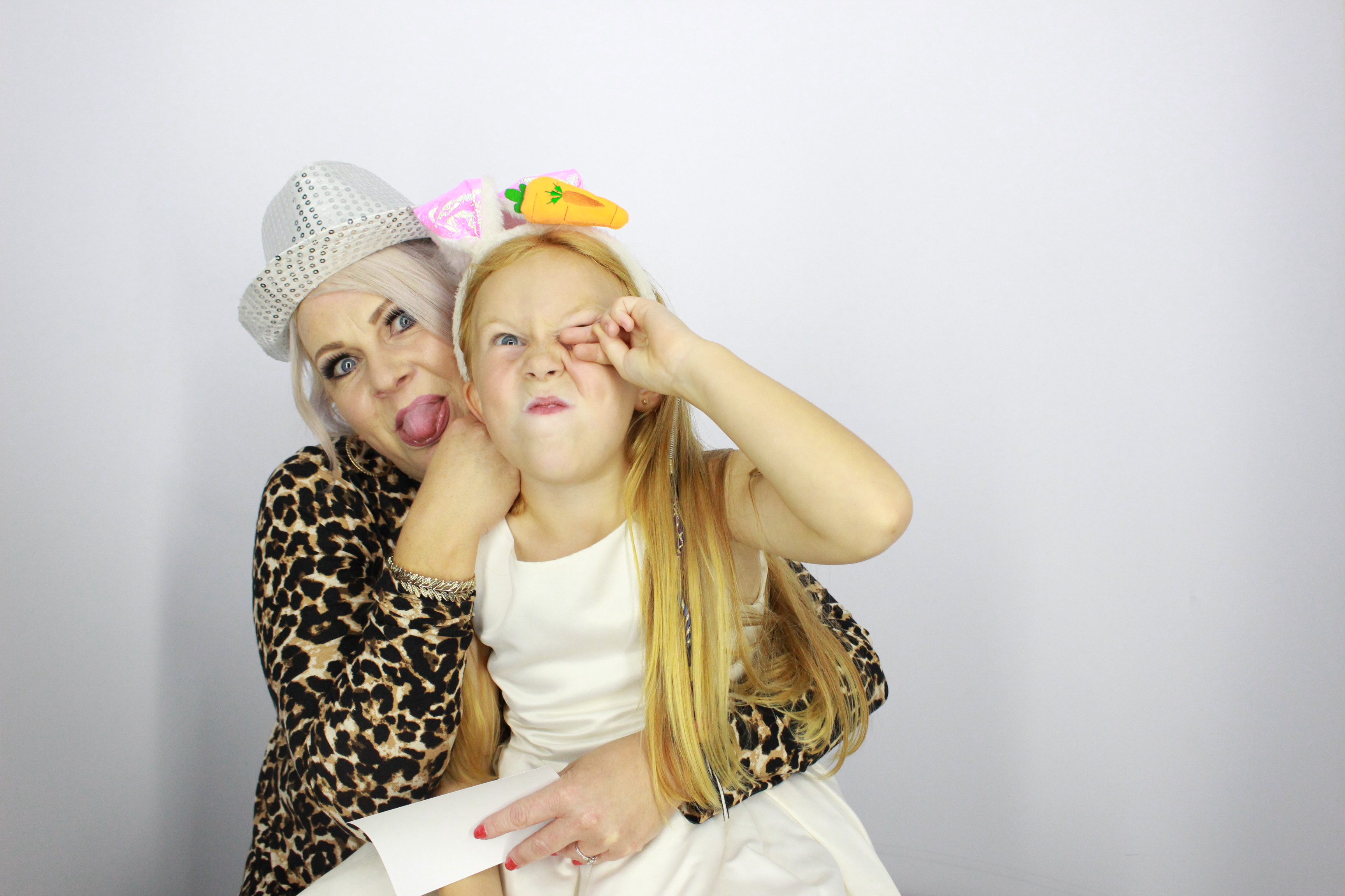 Matt and Lindsay's Wedding  | View more photos from the event at gallery.myphotoboothexperience.co.uk/u/MyPhotoBoothExperienceLtd/Matt-and-Lindsays-Wedding