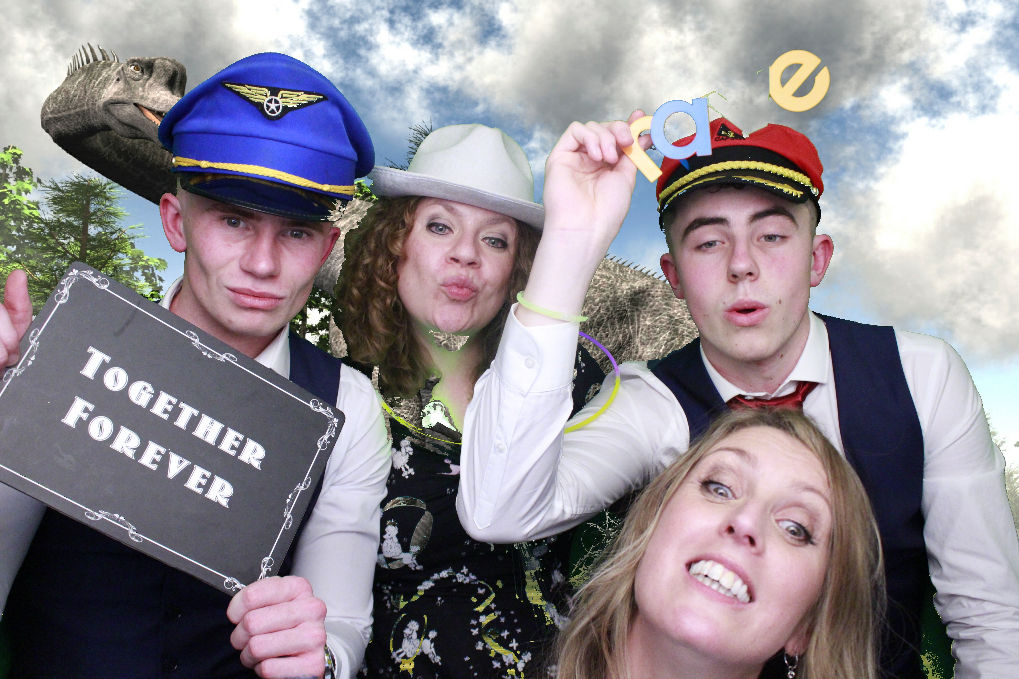 Michelle & David's Wedding  | View more photos from the event at gallery.myphotoboothexperience.co.uk/u/MyPhotoBoothExperienceLtd/Michelle-Davids-Wedding