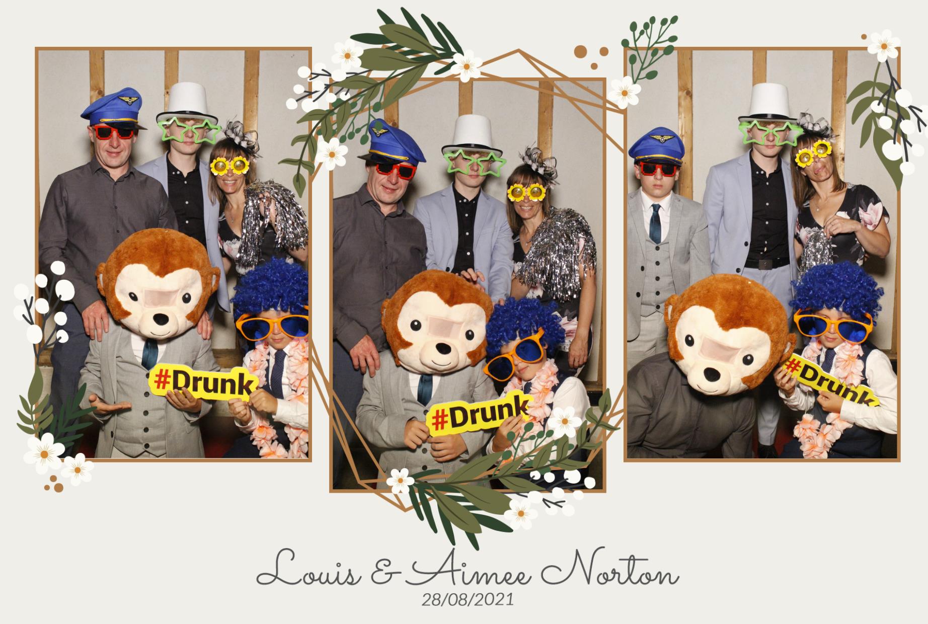Mr & Mrs Norton | View more photos from the event at gallery.myphotoboothexperience.co.uk/u/MyPhotoBoothExperienceLtd/Mr-Mrs-Norton