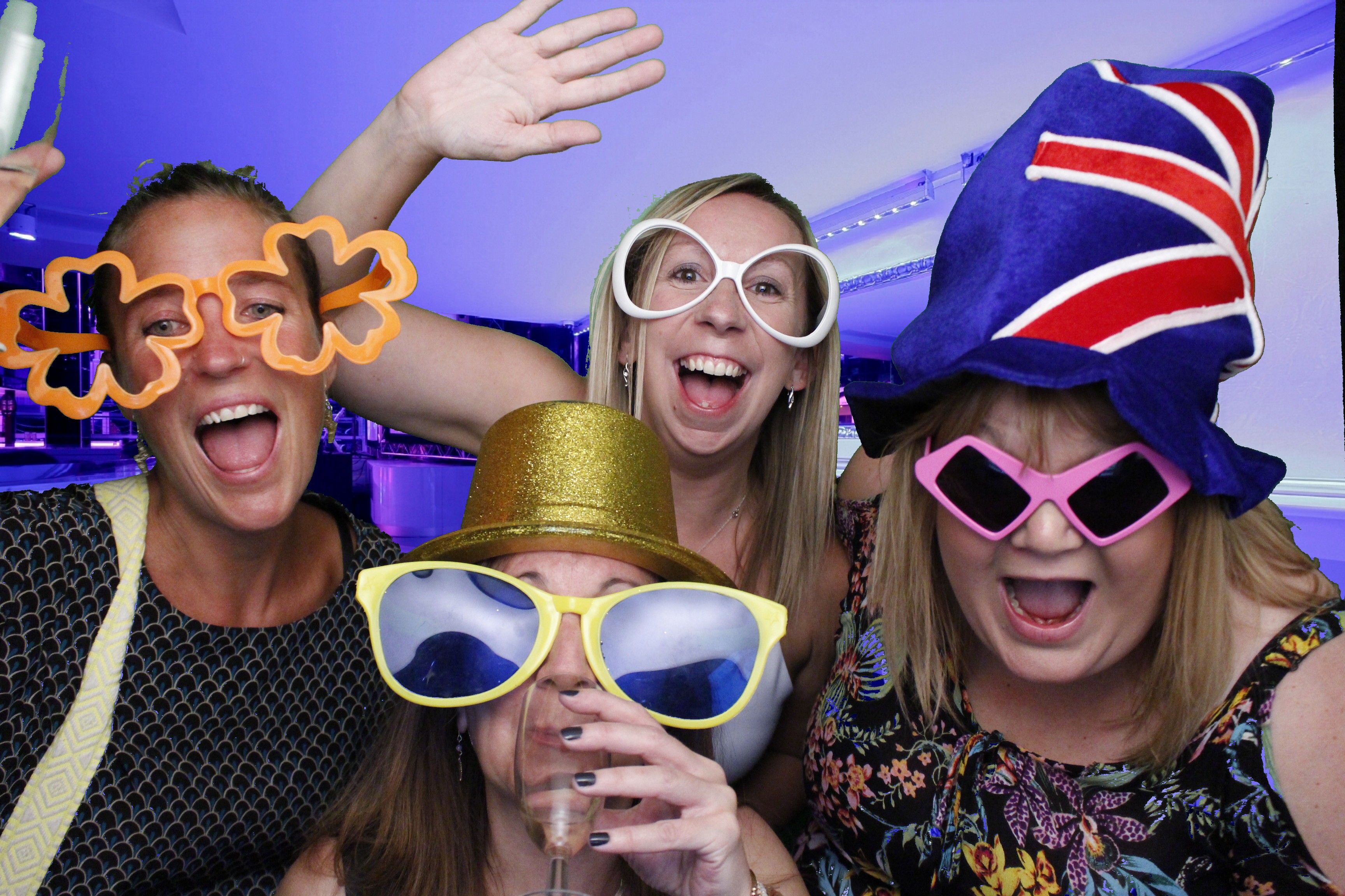 New Horizons end of year party | View more photos from the event at gallery.myphotoboothexperience.co.uk/u/MyPhotoBoothExperienceLtd/New-Horizons-end-of-year-party
