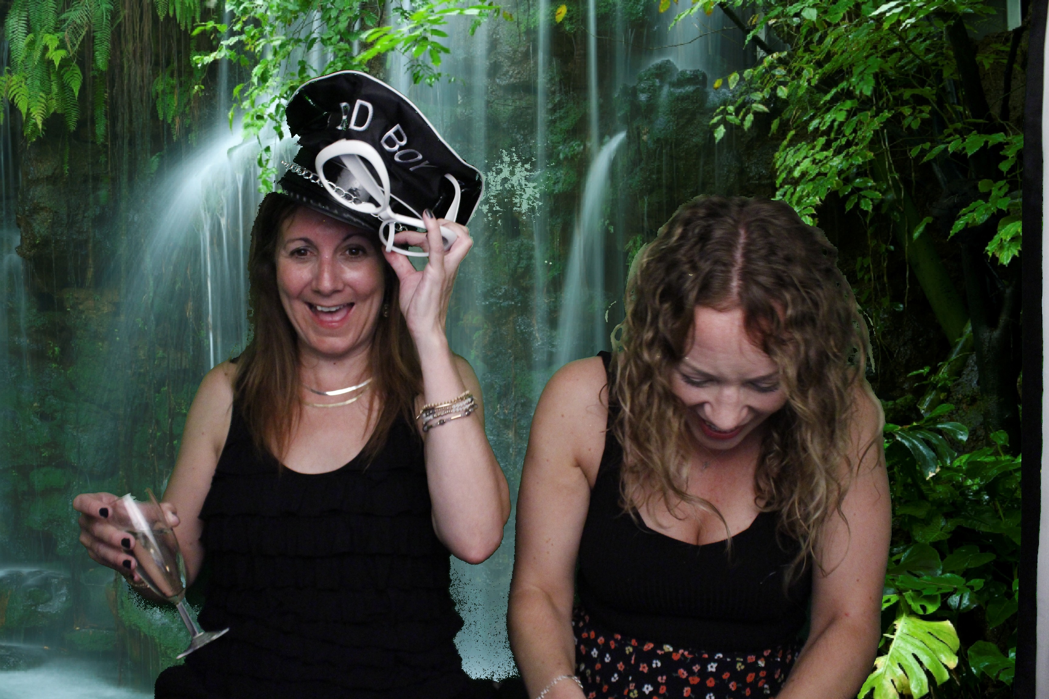 New Horizons end of year party | View more photos from the event at gallery.myphotoboothexperience.co.uk/u/MyPhotoBoothExperienceLtd/New-Horizons-end-of-year-party