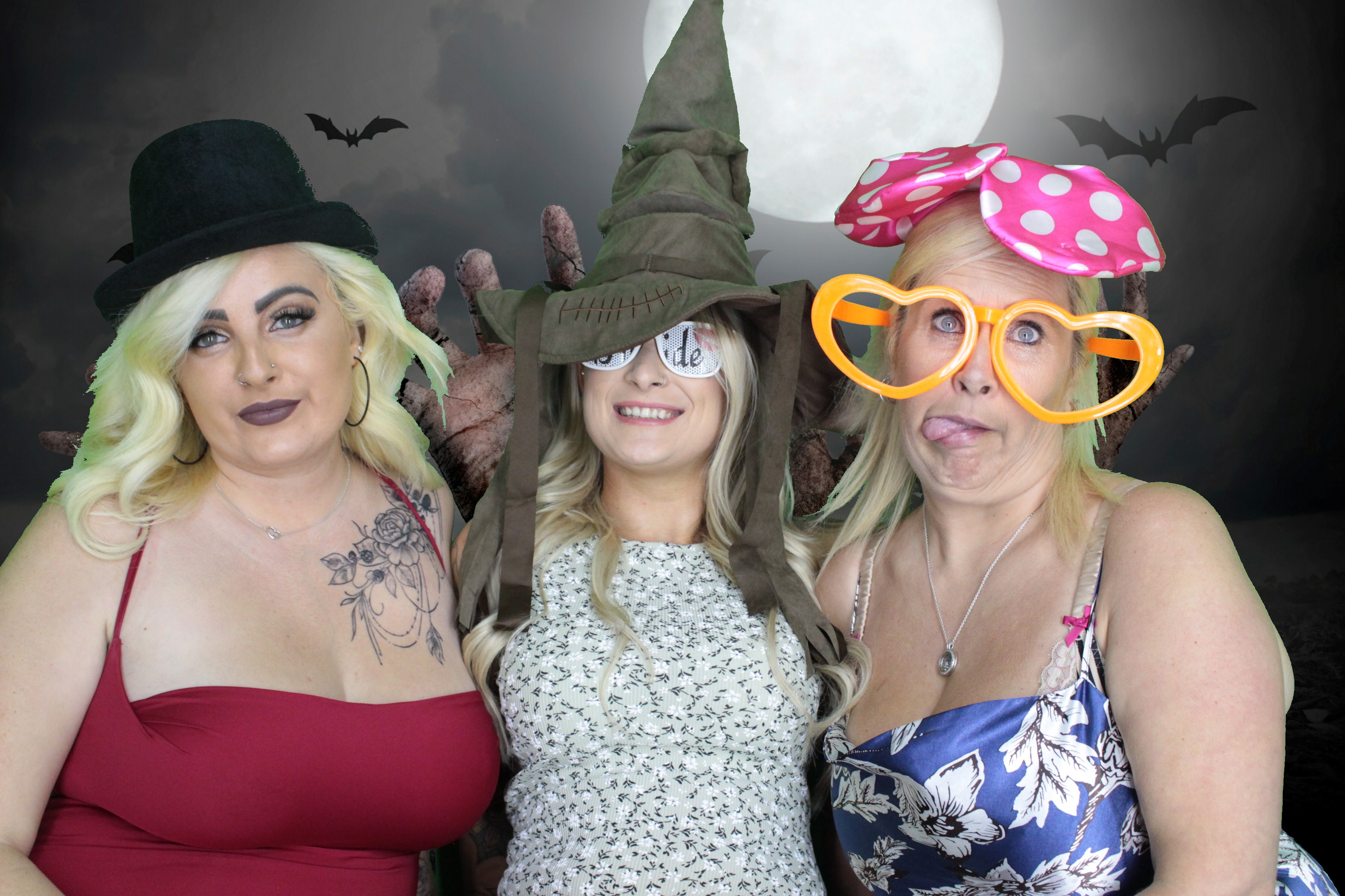 Nicky & Becky's Wedding  | View more photos from the event at gallery.myphotoboothexperience.co.uk/u/MyPhotoBoothExperienceLtd/Nicky-Beckys-Wedding