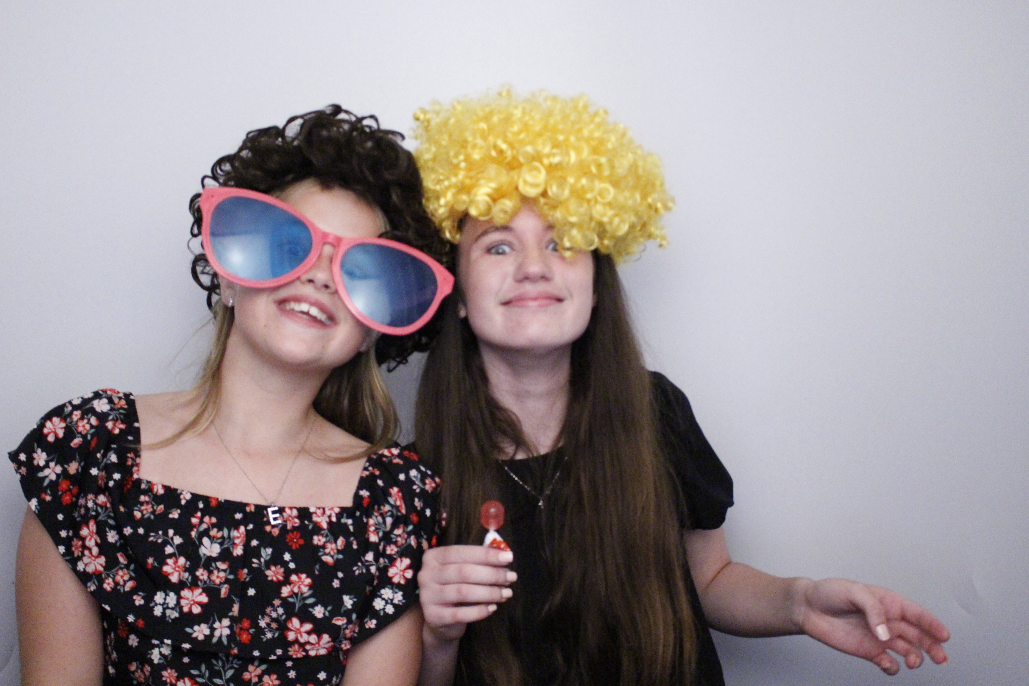 Sarah and Darren's Party | View more photos from the event at gallery.myphotoboothexperience.co.uk/u/MyPhotoBoothExperienceLtd/Sarah-and-Darrens-Party
