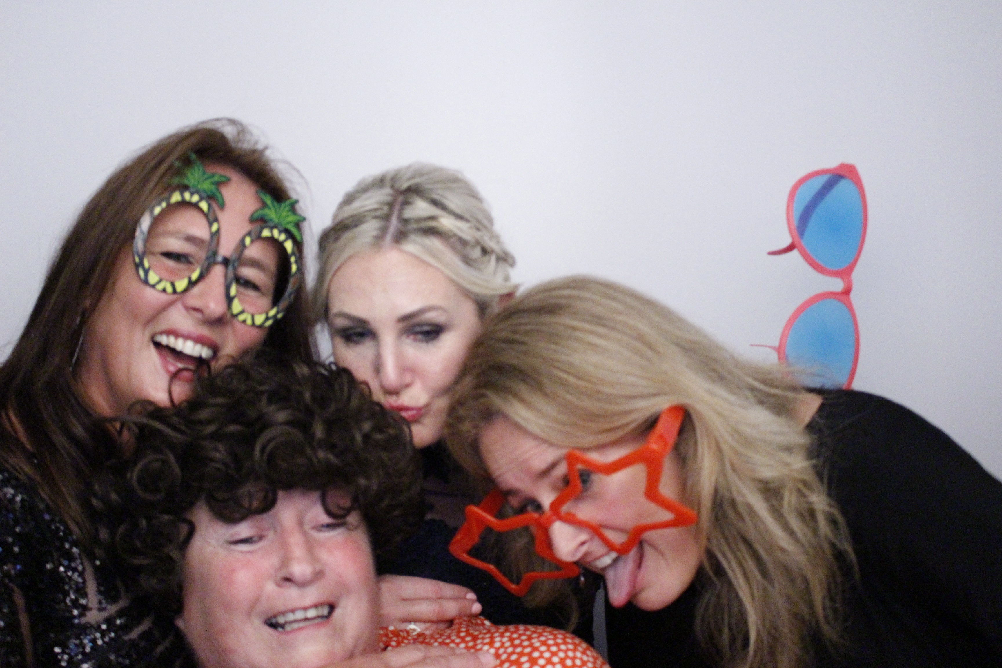 Sarah and Darren's Party | View more photos from the event at gallery.myphotoboothexperience.co.uk/u/MyPhotoBoothExperienceLtd/Sarah-and-Darrens-Party