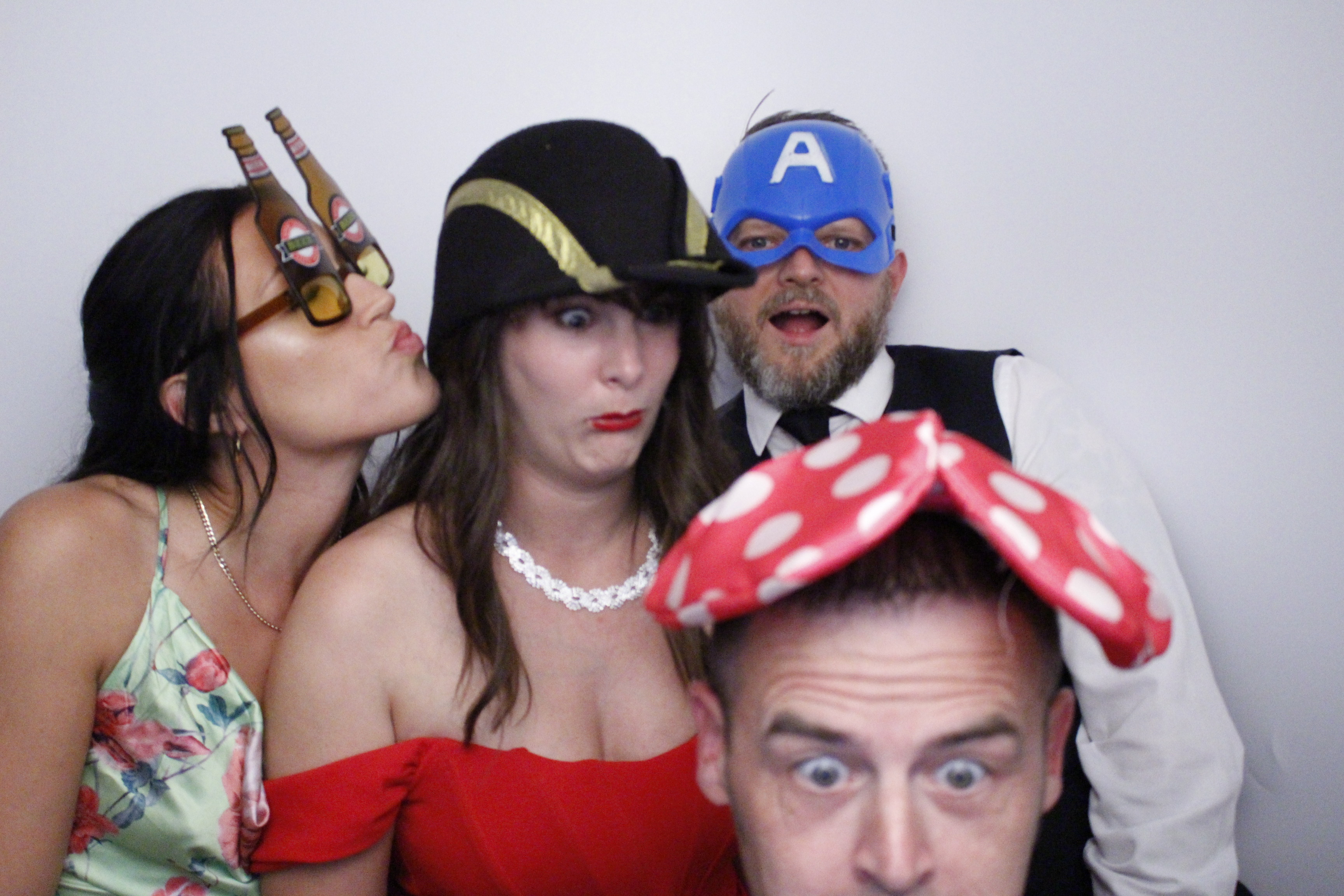 Sarah and Darren's Party | View more photos from the event at gallery.myphotoboothexperience.co.uk/u/MyPhotoBoothExperienceLtd/Sarah-and-Darrens-Party