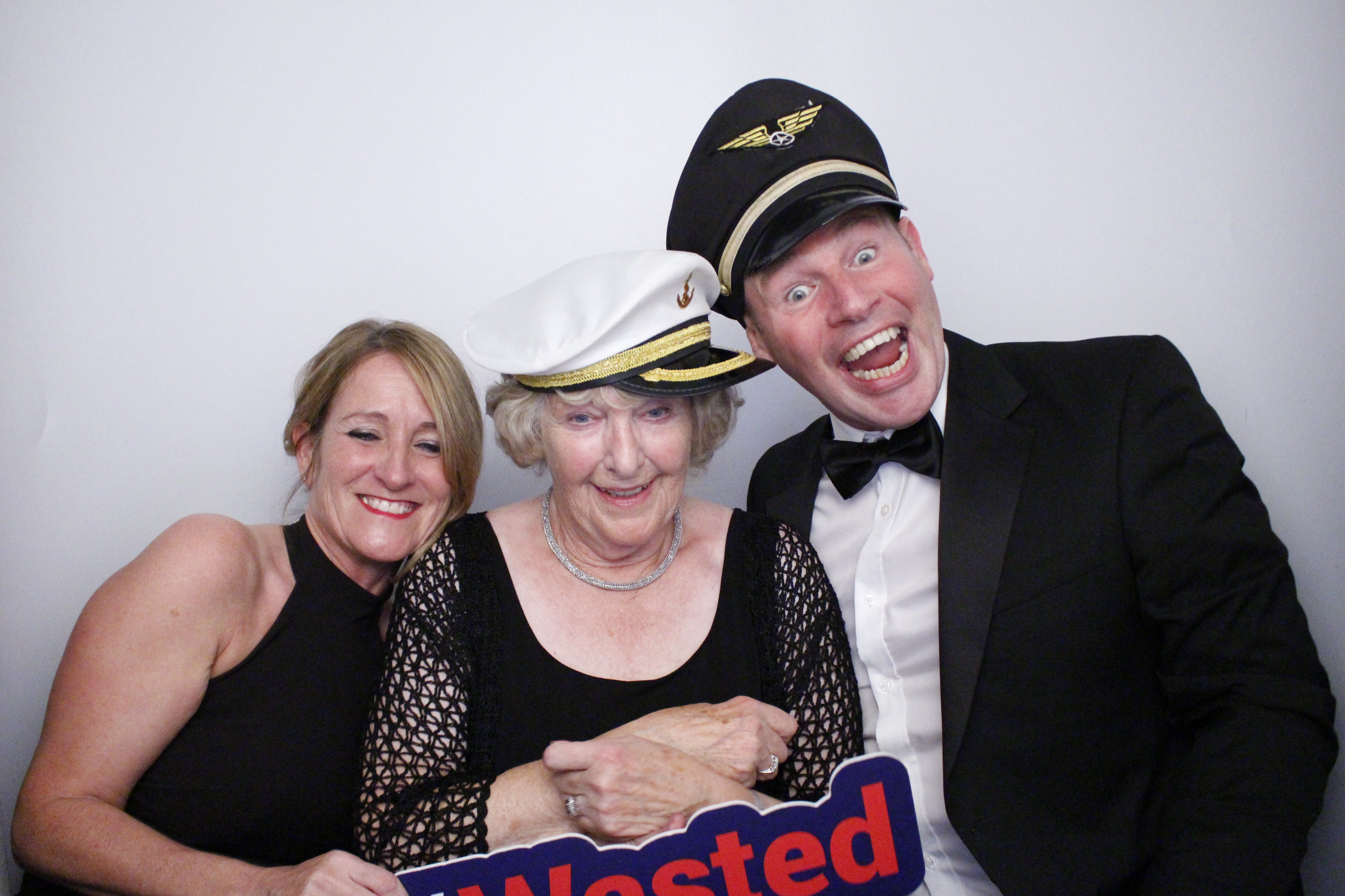 Sarah and Darren's Party | View more photos from the event at gallery.myphotoboothexperience.co.uk/u/MyPhotoBoothExperienceLtd/Sarah-and-Darrens-Party
