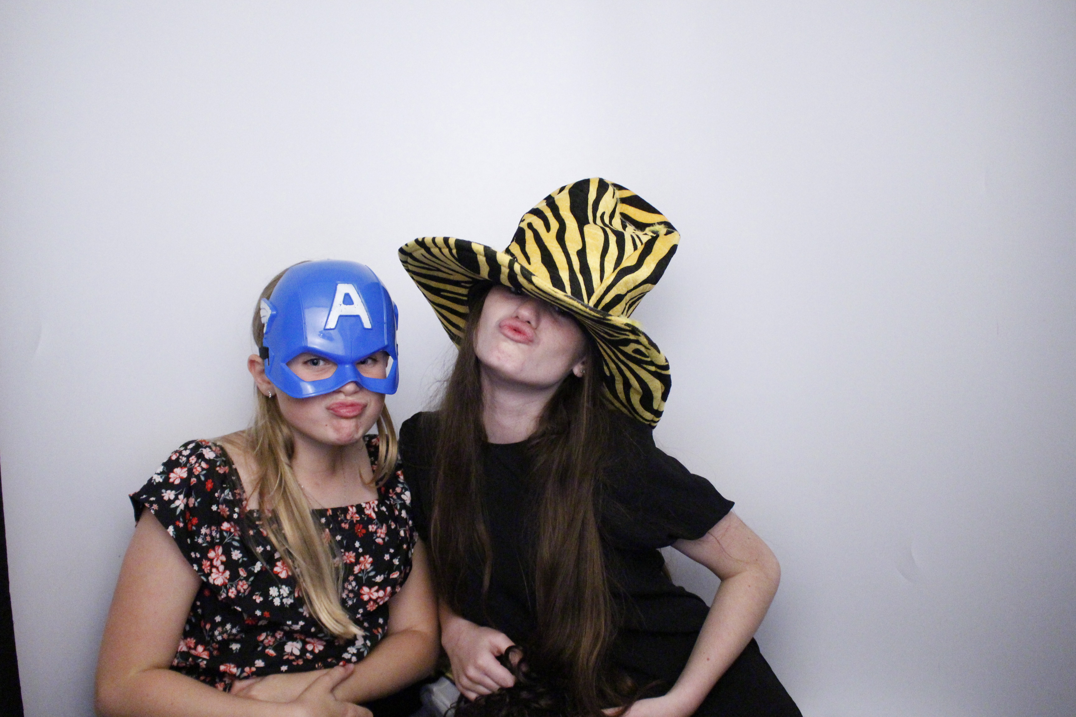 Sarah and Darren's Party | View more photos from the event at gallery.myphotoboothexperience.co.uk/u/MyPhotoBoothExperienceLtd/Sarah-and-Darrens-Party