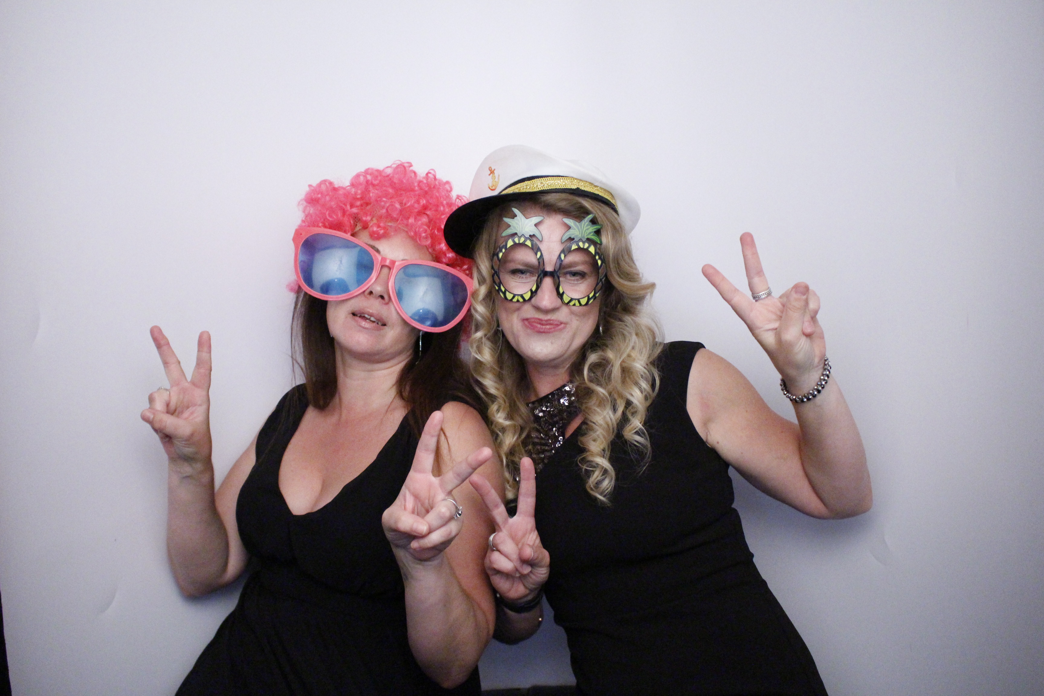 Sarah and Darren's Party | View more photos from the event at gallery.myphotoboothexperience.co.uk/u/MyPhotoBoothExperienceLtd/Sarah-and-Darrens-Party