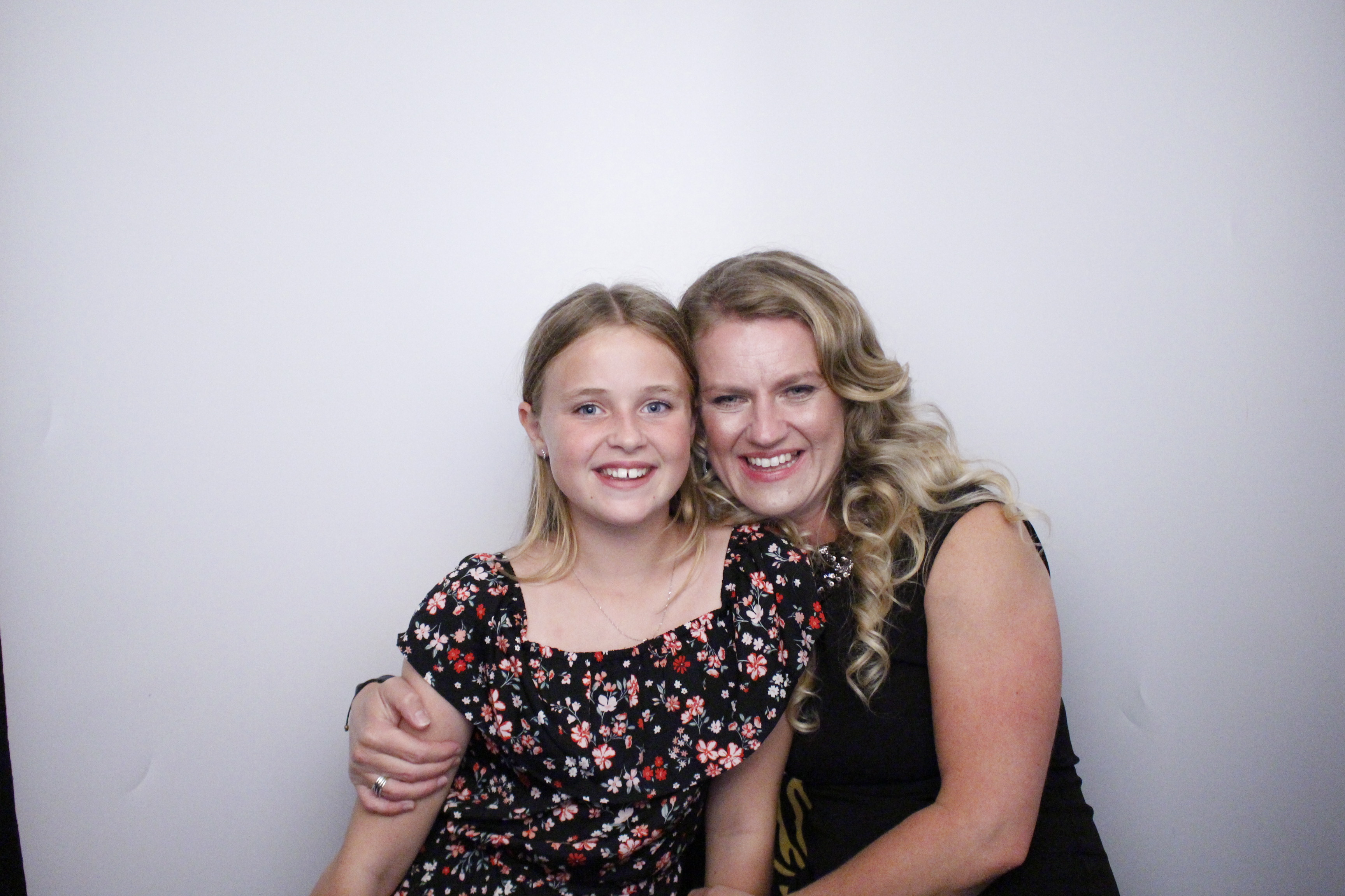 Sarah and Darren's Party | View more photos from the event at gallery.myphotoboothexperience.co.uk/u/MyPhotoBoothExperienceLtd/Sarah-and-Darrens-Party