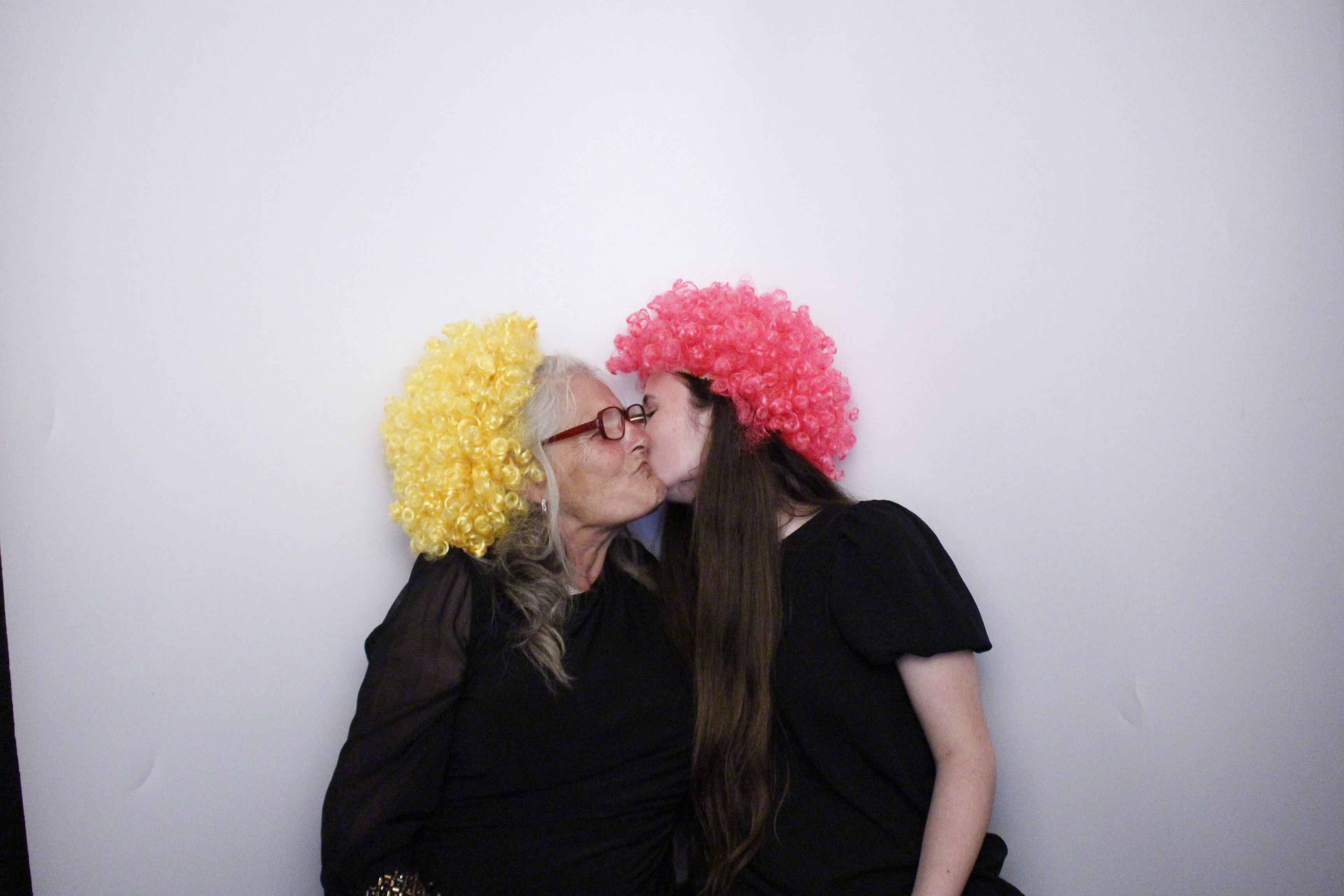 Sarah and Darren's Party | View more photos from the event at gallery.myphotoboothexperience.co.uk/u/MyPhotoBoothExperienceLtd/Sarah-and-Darrens-Party
