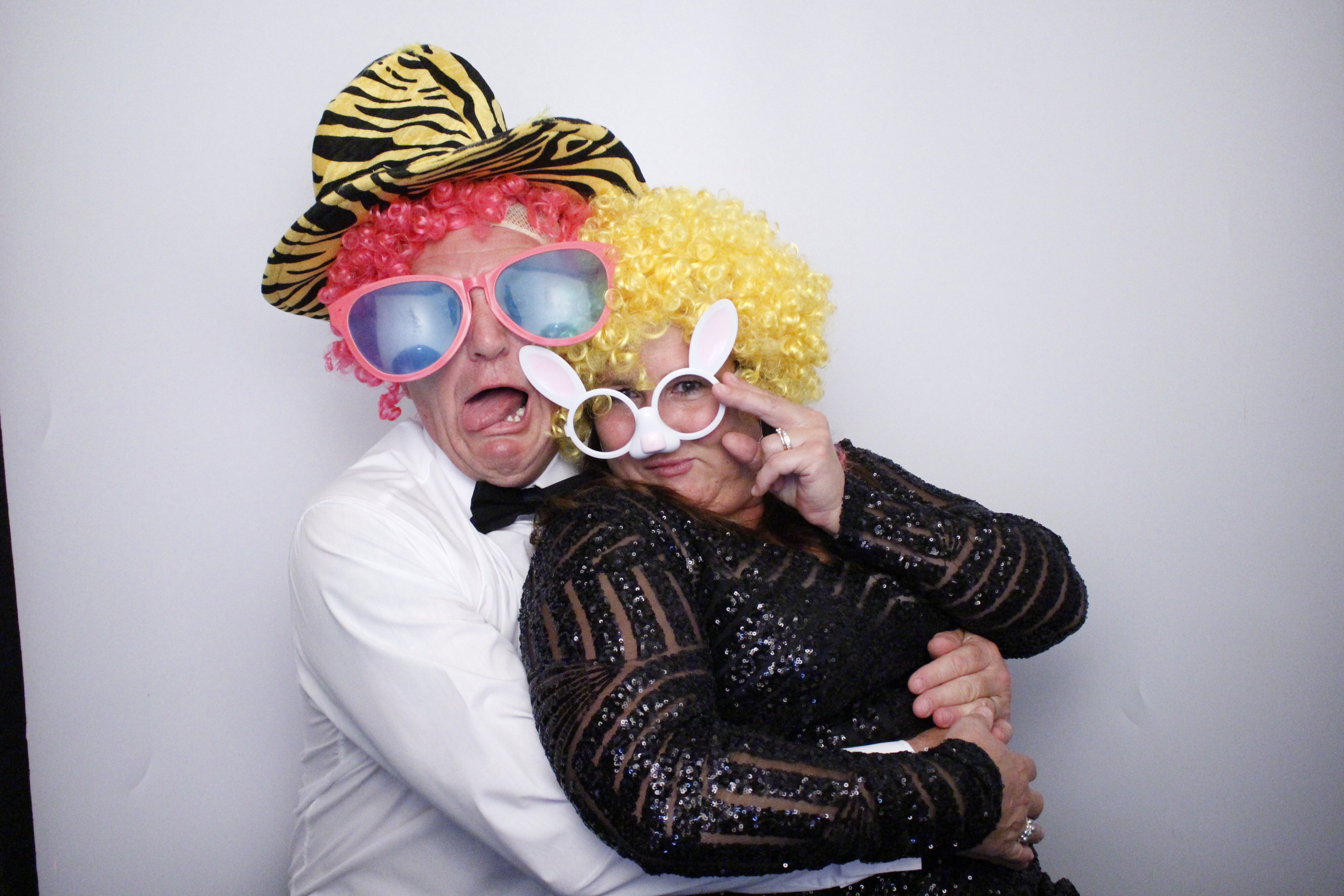 Sarah and Darren's Party | View more photos from the event at gallery.myphotoboothexperience.co.uk/u/MyPhotoBoothExperienceLtd/Sarah-and-Darrens-Party