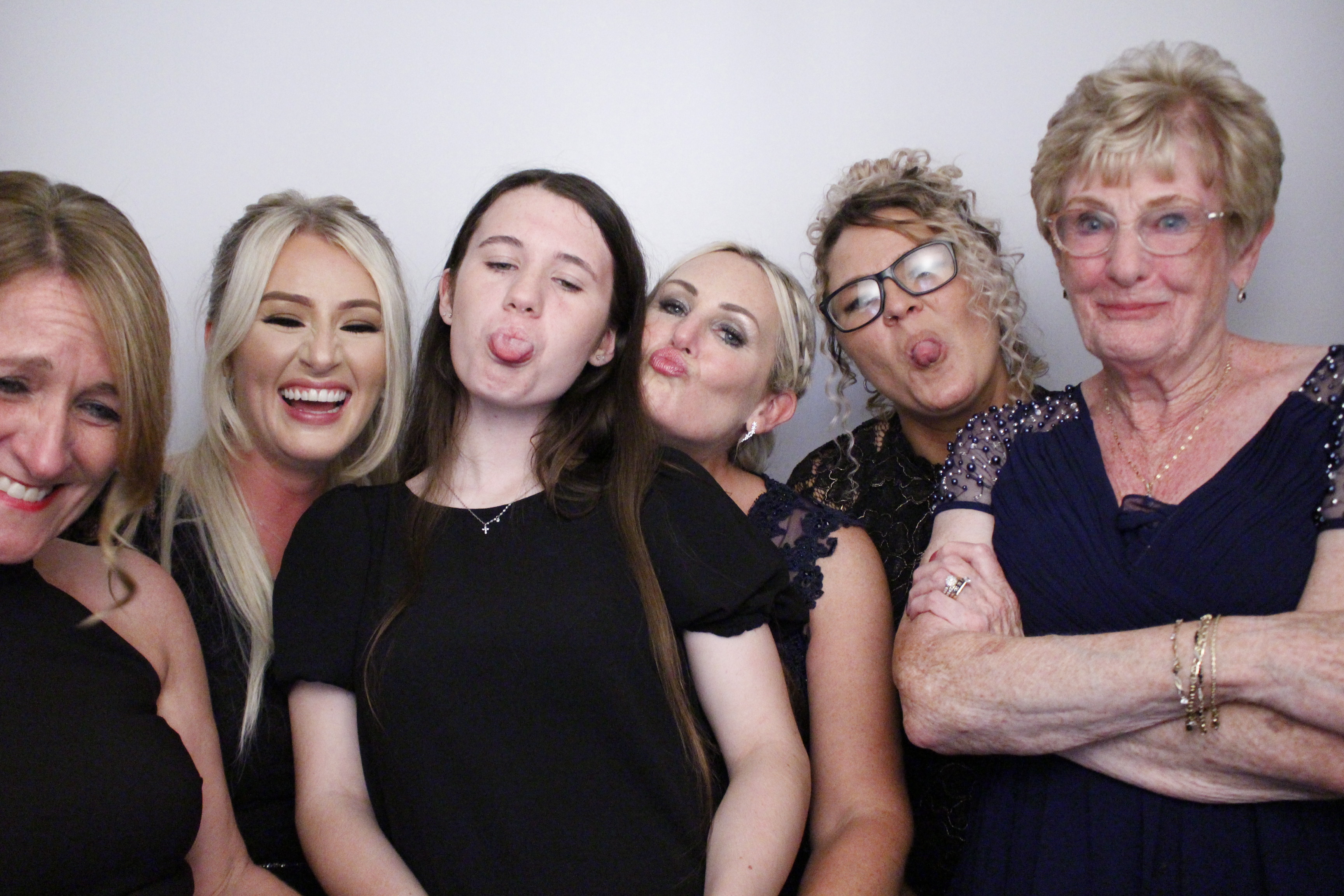 Sarah and Darren's Party | View more photos from the event at gallery.myphotoboothexperience.co.uk/u/MyPhotoBoothExperienceLtd/Sarah-and-Darrens-Party