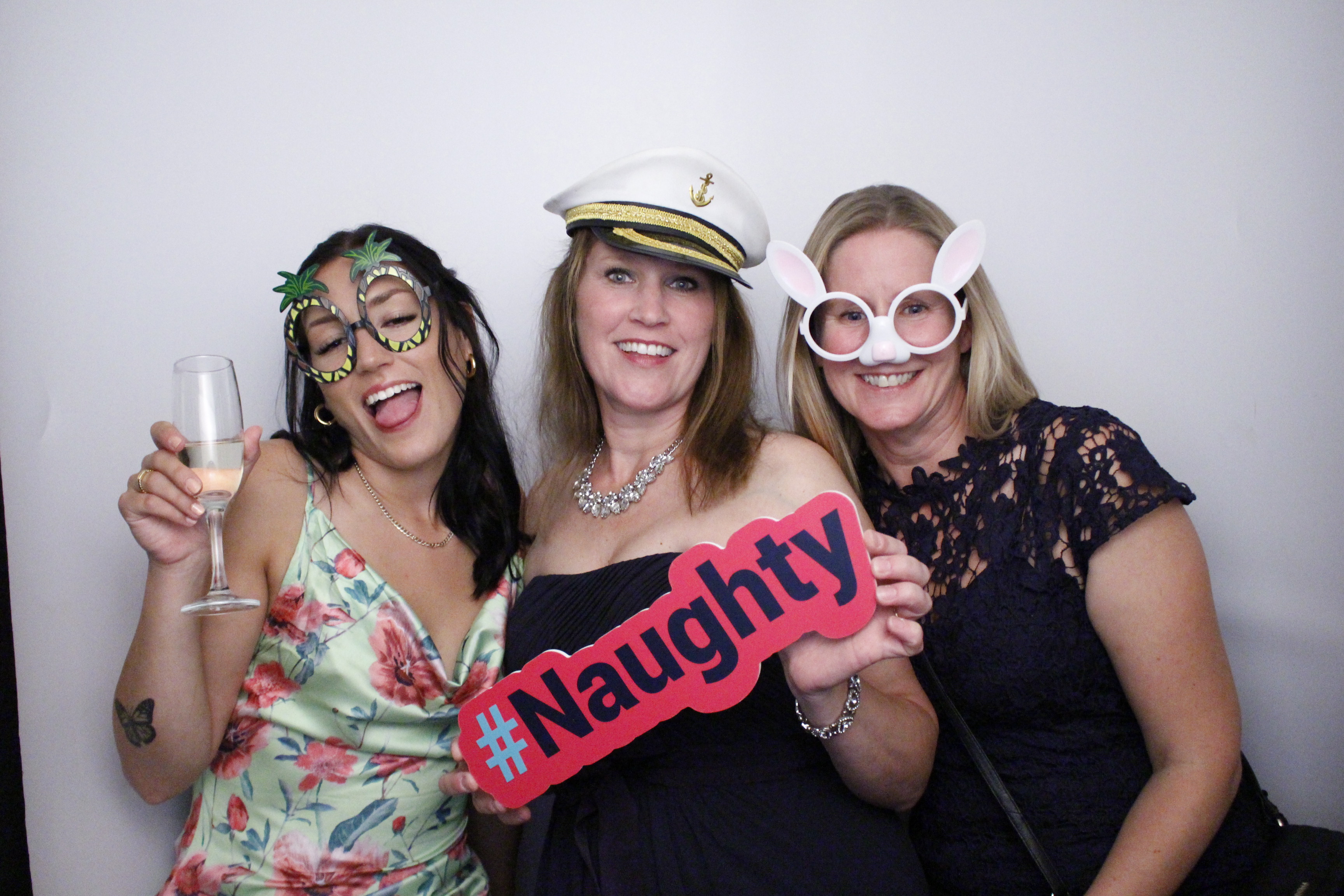 Sarah and Darren's Party | View more photos from the event at gallery.myphotoboothexperience.co.uk/u/MyPhotoBoothExperienceLtd/Sarah-and-Darrens-Party