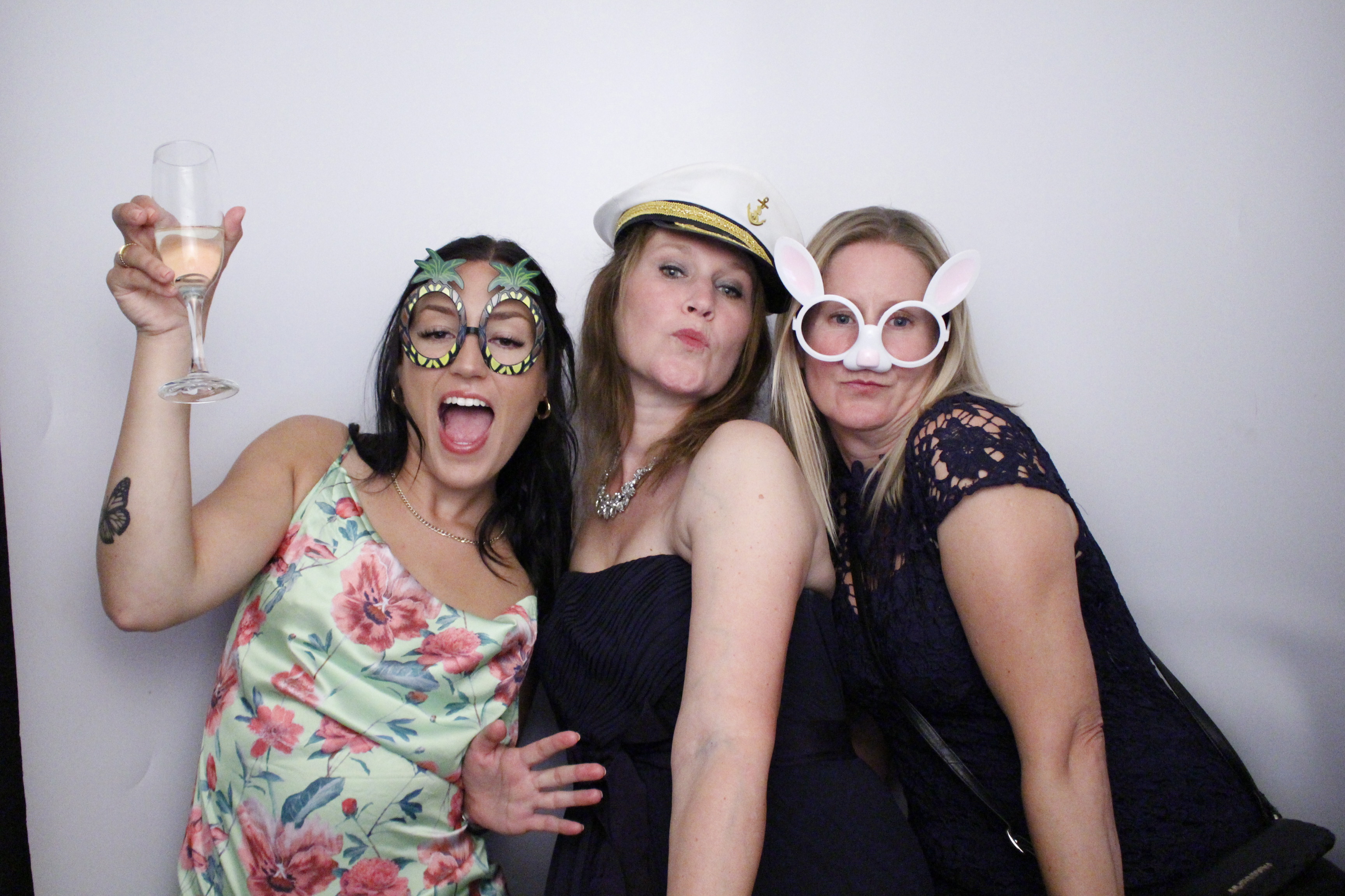 Sarah and Darren's Party | View more photos from the event at gallery.myphotoboothexperience.co.uk/u/MyPhotoBoothExperienceLtd/Sarah-and-Darrens-Party