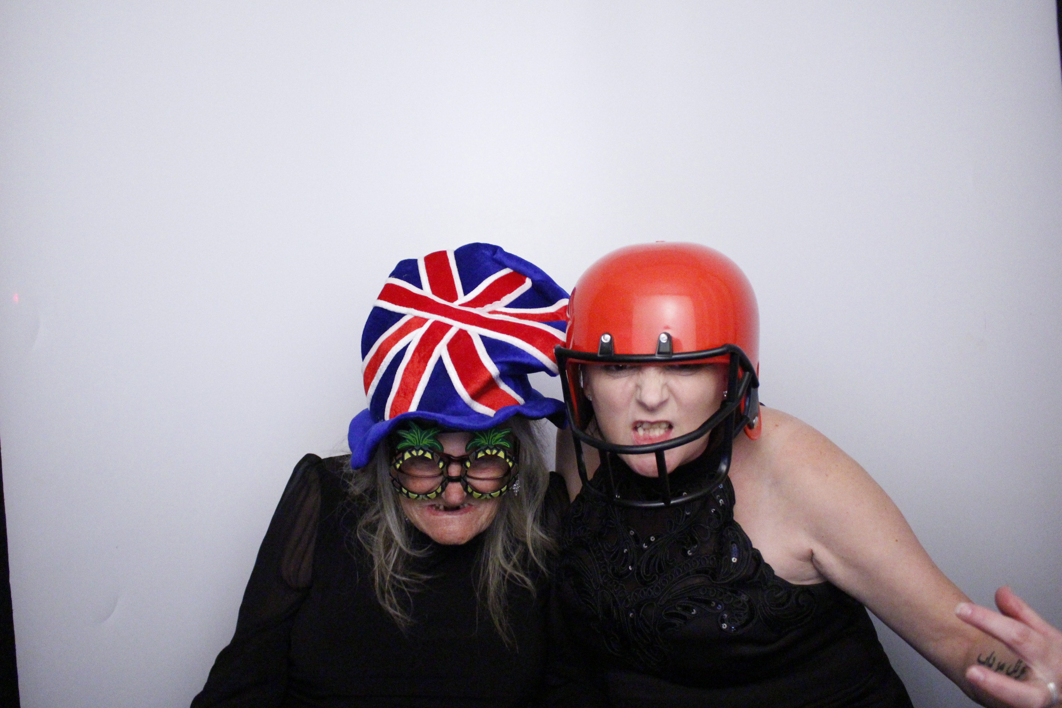 Sarah and Darren's Party | View more photos from the event at gallery.myphotoboothexperience.co.uk/u/MyPhotoBoothExperienceLtd/Sarah-and-Darrens-Party