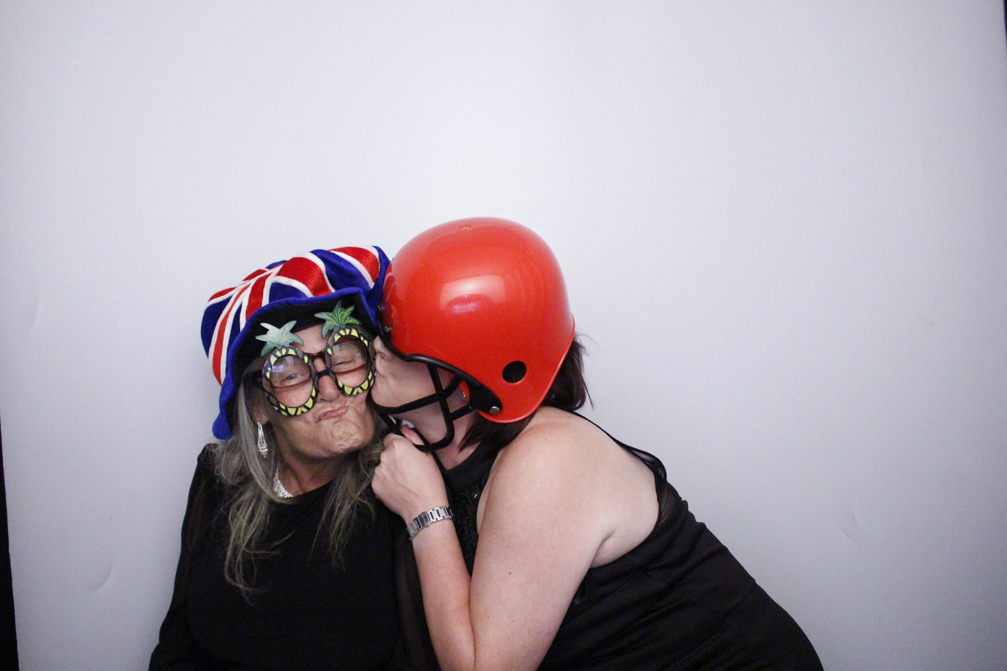 Sarah and Darren's Party | View more photos from the event at gallery.myphotoboothexperience.co.uk/u/MyPhotoBoothExperienceLtd/Sarah-and-Darrens-Party