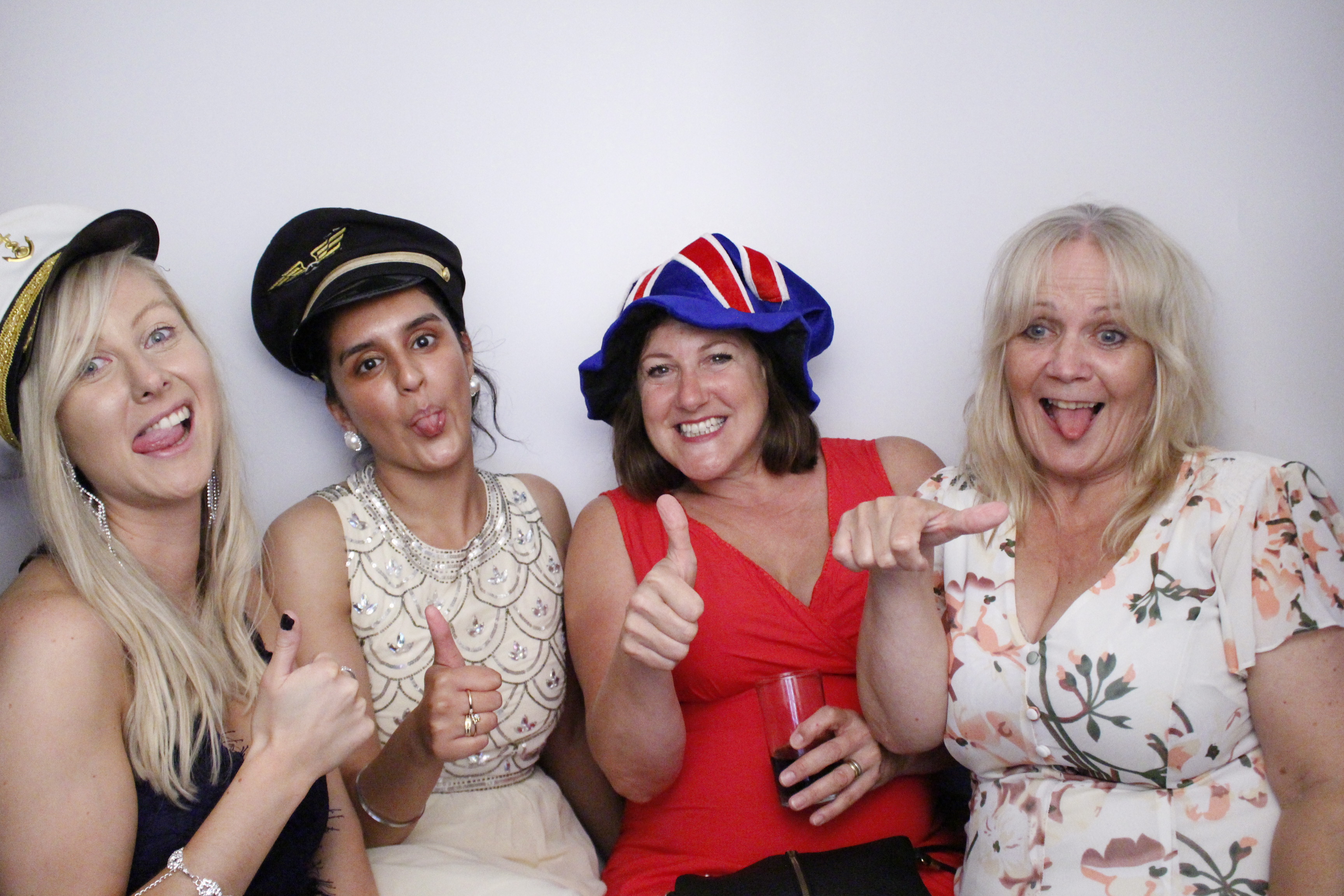 Sarah and Darren's Party | View more photos from the event at gallery.myphotoboothexperience.co.uk/u/MyPhotoBoothExperienceLtd/Sarah-and-Darrens-Party