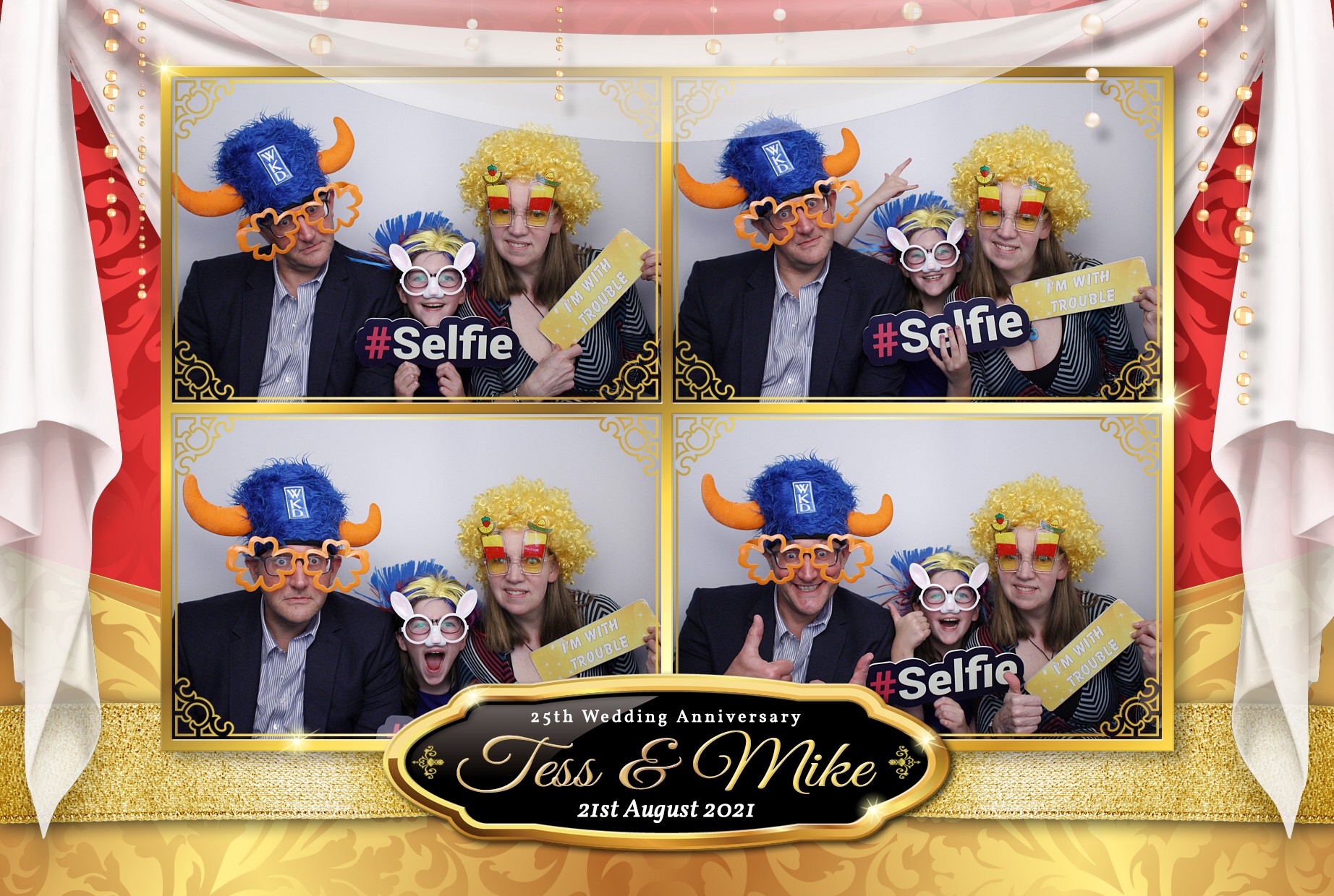Tess and Mike's 25th Anniversary | View more photos from the event at gallery.myphotoboothexperience.co.uk/u/MyPhotoBoothExperienceLtd/Tess-and-Mikes-25th-Anniversary