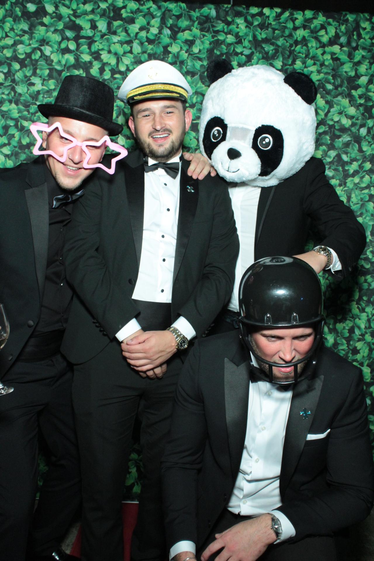 The Eight Foundation Annual Ball 2021 | View more photos from the event at gallery.myphotoboothexperience.co.uk/u/MyPhotoBoothExperienceLtd/The-Eight-Foundation-Annual-Ball-2021