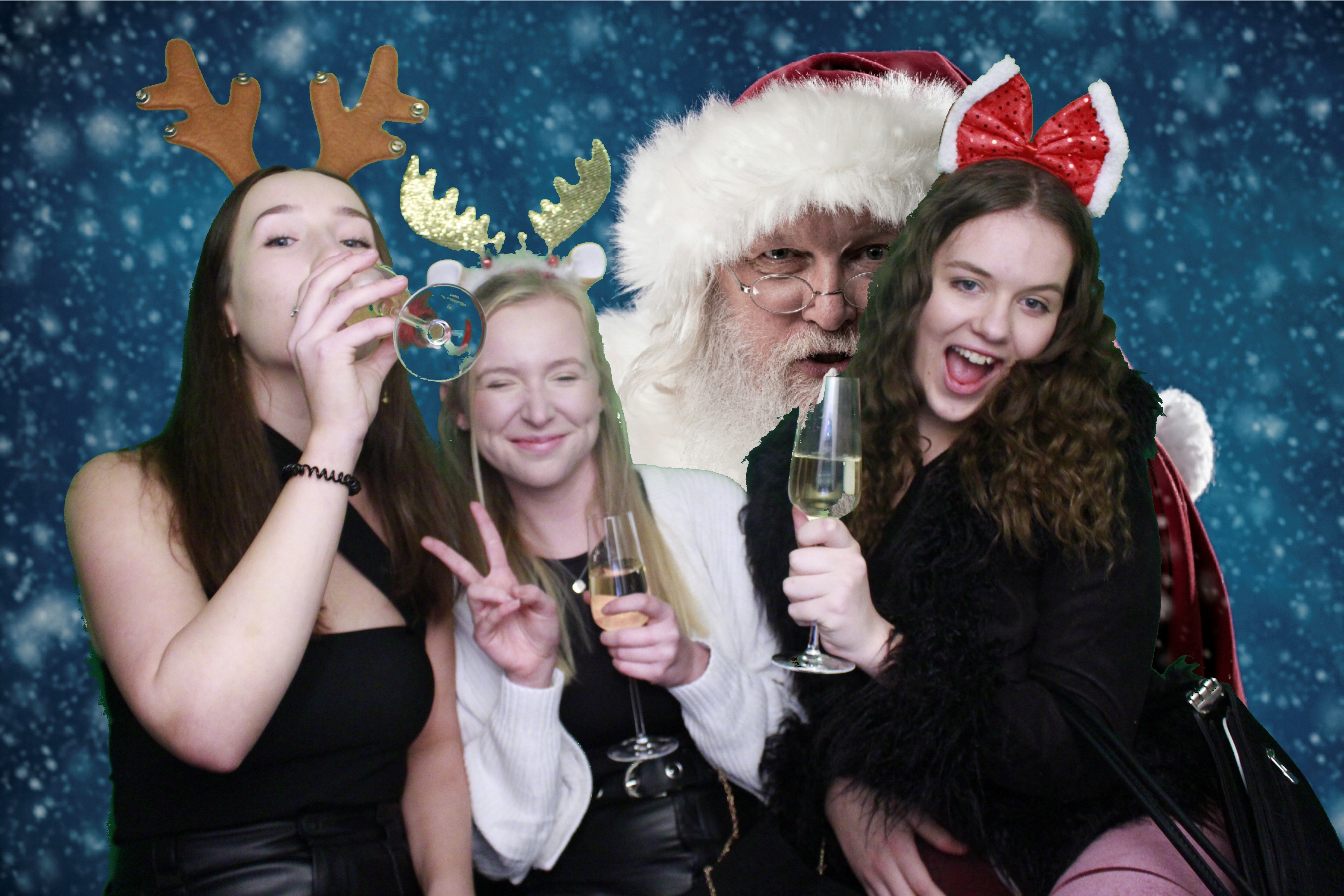 Waitrose Christams Party 2021 | View more photos from the event at gallery.myphotoboothexperience.co.uk/u/MyPhotoBoothExperienceLtd/Waitrose-Christams-Party-2021