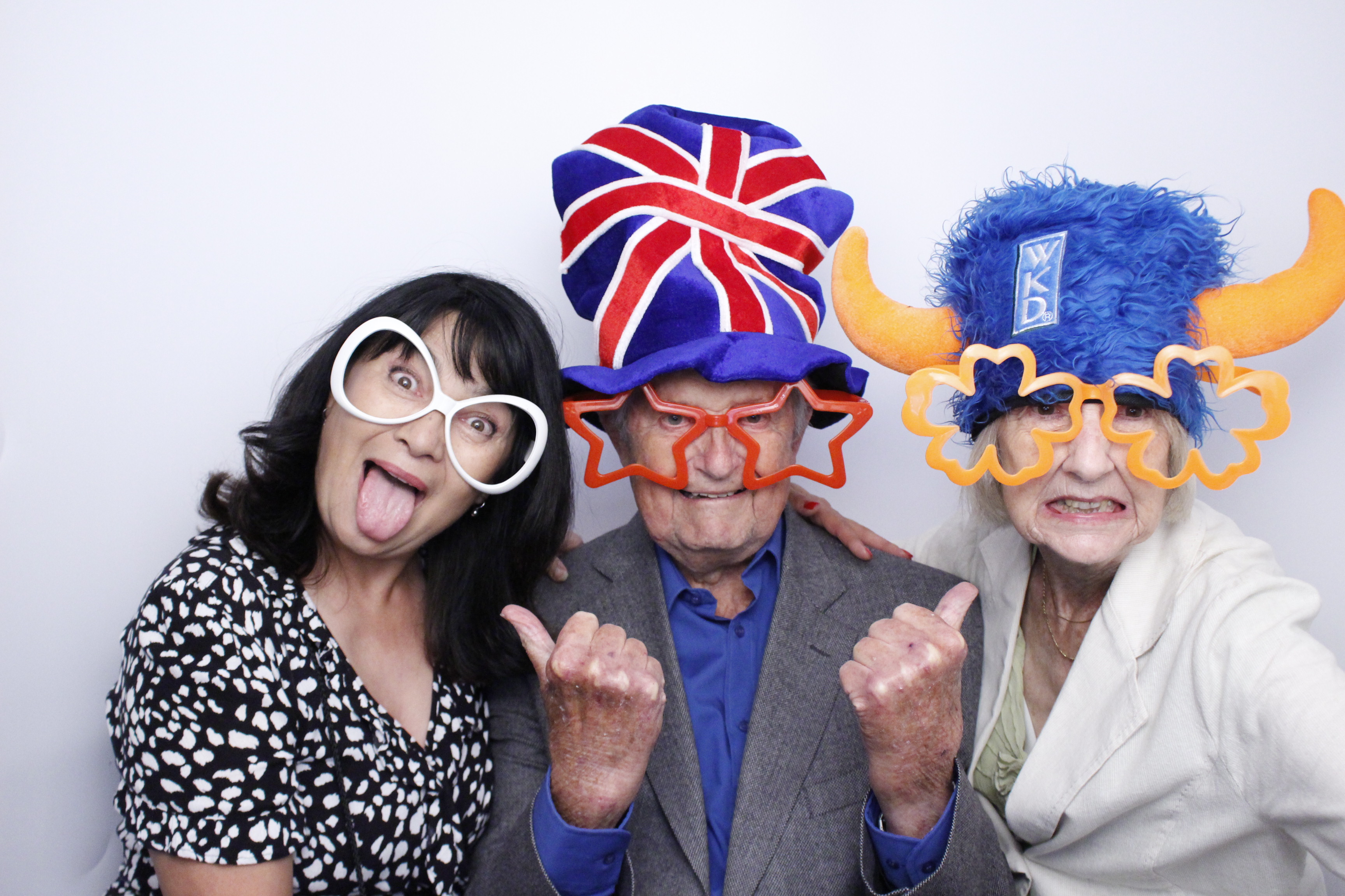 Wendy's 60th Birthday | View more photos from the event at gallery.myphotoboothexperience.co.uk/u/MyPhotoBoothExperienceLtd/Wendys-60th-Birthday