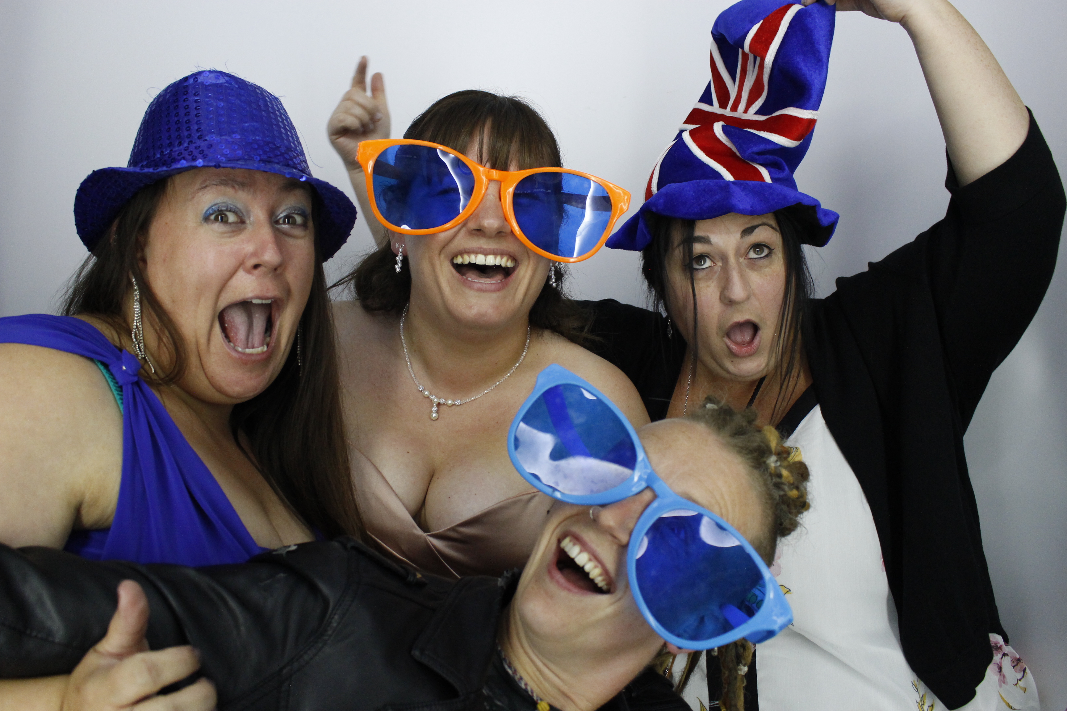 kerry and Matt vowel renewal | View more photos from the event at gallery.myphotoboothexperience.co.uk/u/MyPhotoBoothExperienceLtd/kerry-and-Matt-vowel-renewal
