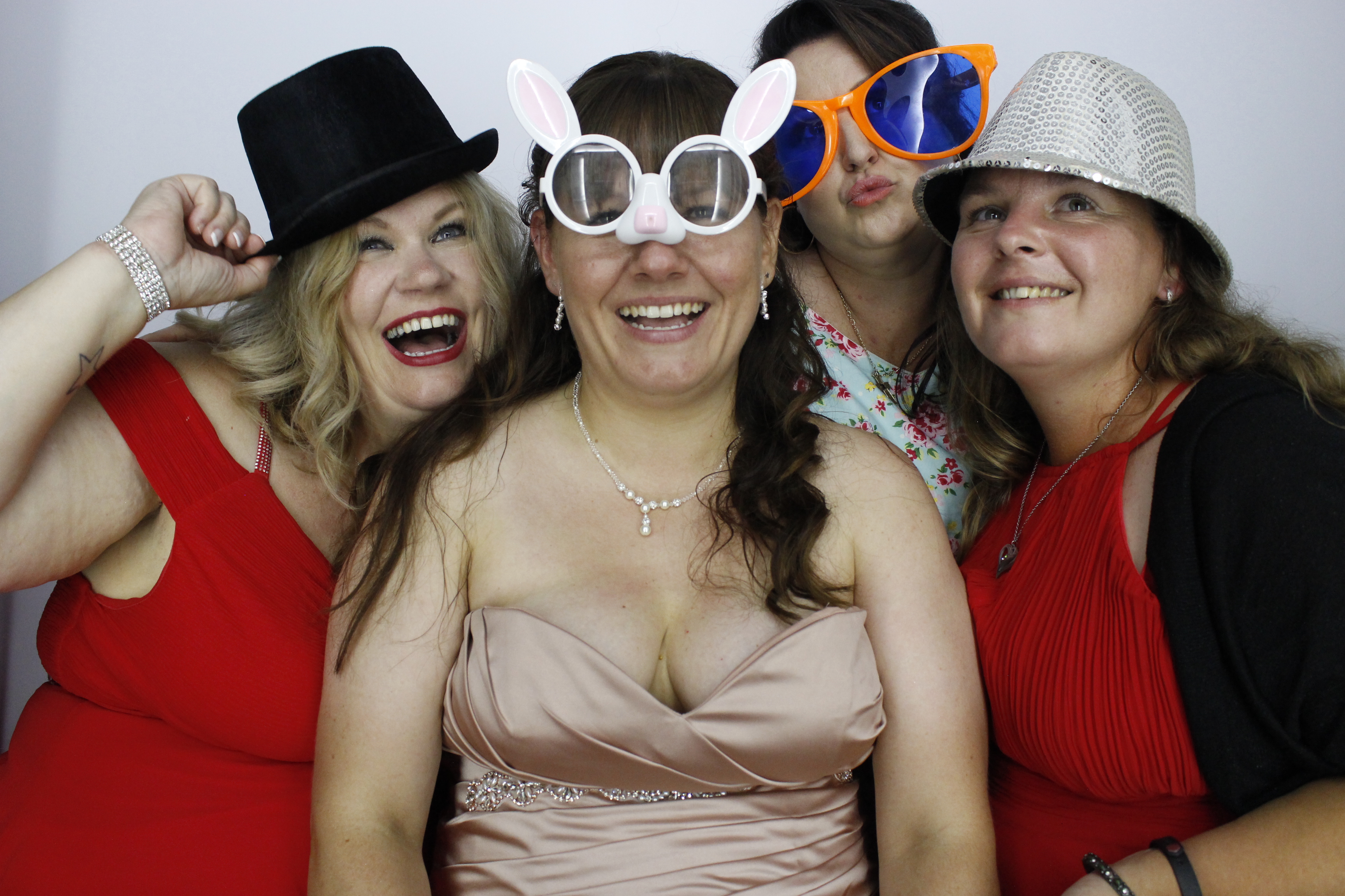 kerry and Matt vowel renewal | View more photos from the event at gallery.myphotoboothexperience.co.uk/u/MyPhotoBoothExperienceLtd/kerry-and-Matt-vowel-renewal