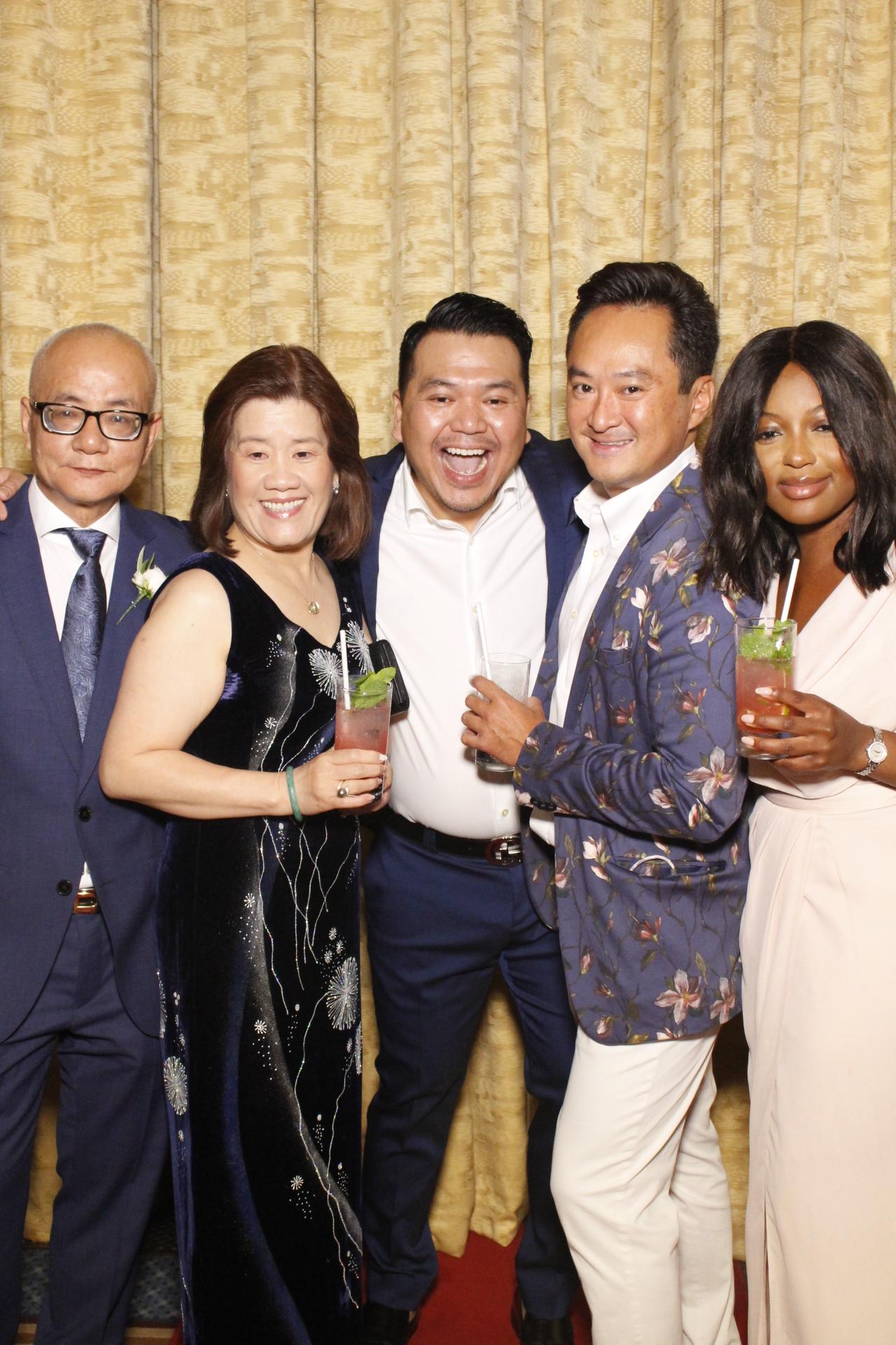Anh & Adil's Wedding  | View more photos from the event at gallery.myphotoboothexperience.co.uk/u/MyPhotoBoothExperienceLtd/Anh-Adils-Wedding
