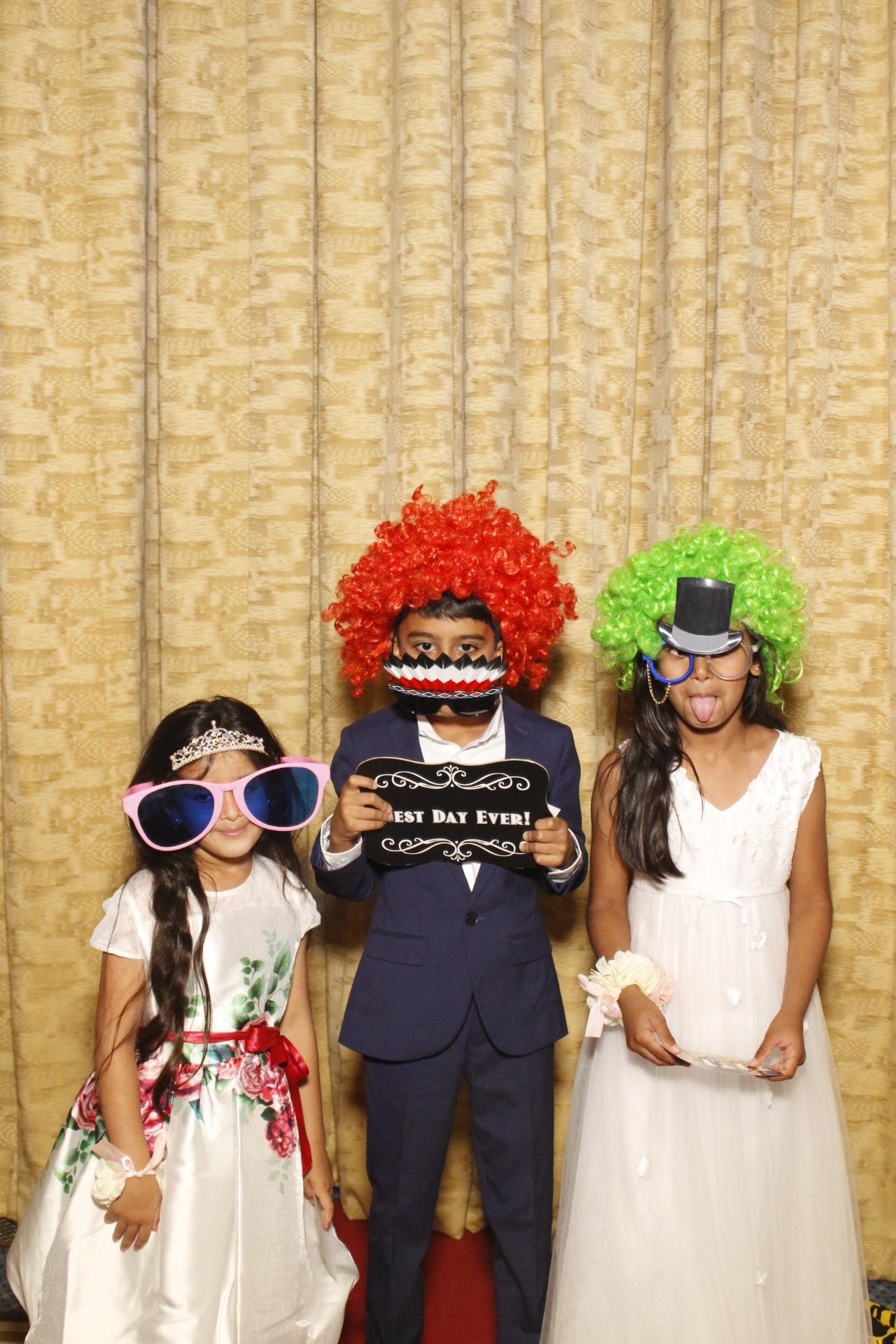 Anh & Adil's Wedding  | View more photos from the event at gallery.myphotoboothexperience.co.uk/u/MyPhotoBoothExperienceLtd/Anh-Adils-Wedding