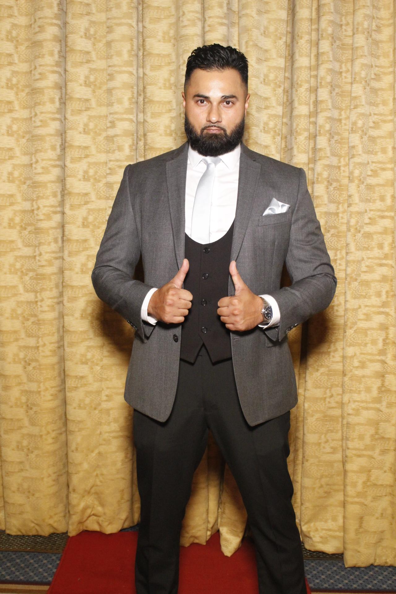 Anh & Adil's Wedding  | View more photos from the event at gallery.myphotoboothexperience.co.uk/u/MyPhotoBoothExperienceLtd/Anh-Adils-Wedding