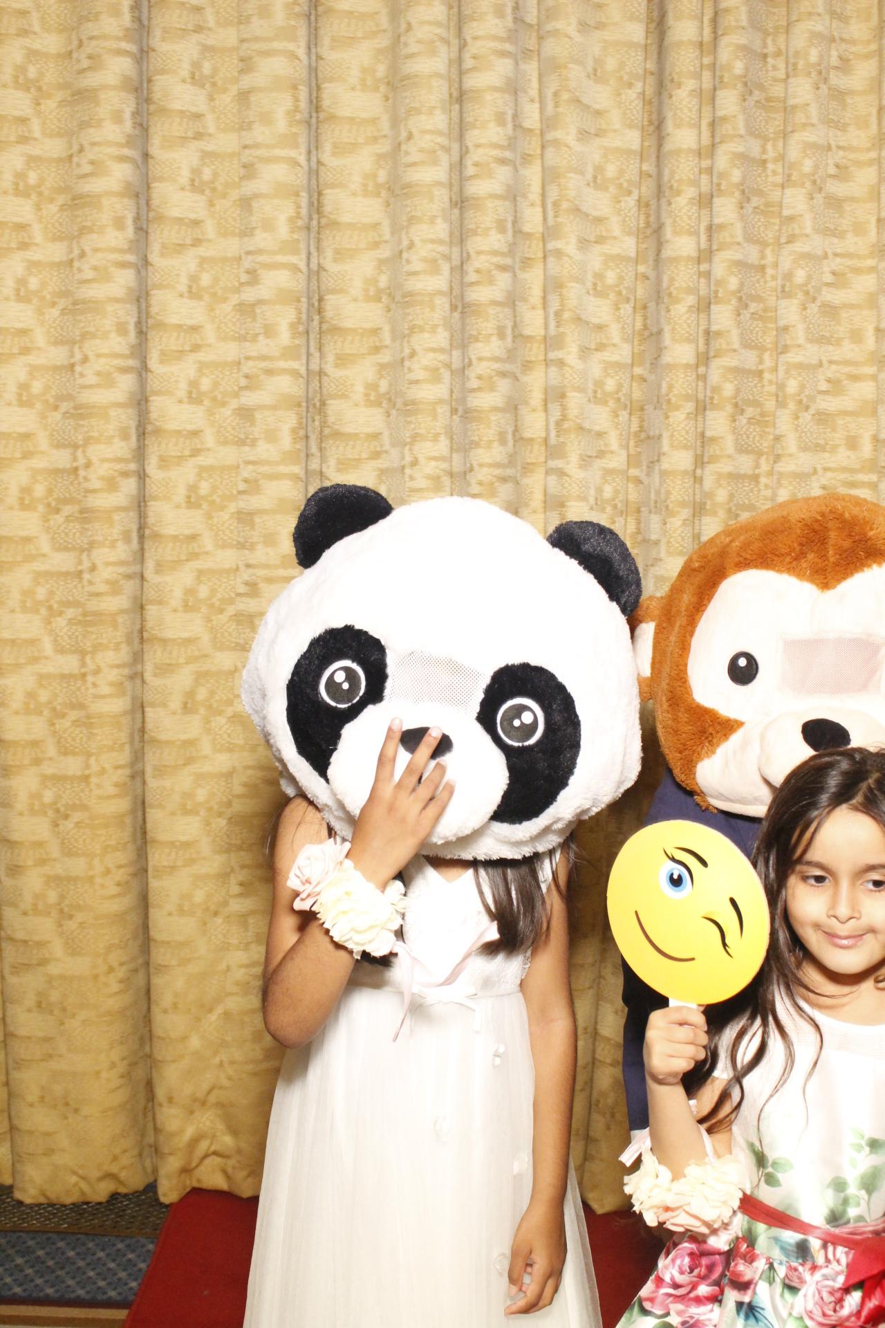 Anh & Adil's Wedding  | View more photos from the event at gallery.myphotoboothexperience.co.uk/u/MyPhotoBoothExperienceLtd/Anh-Adils-Wedding