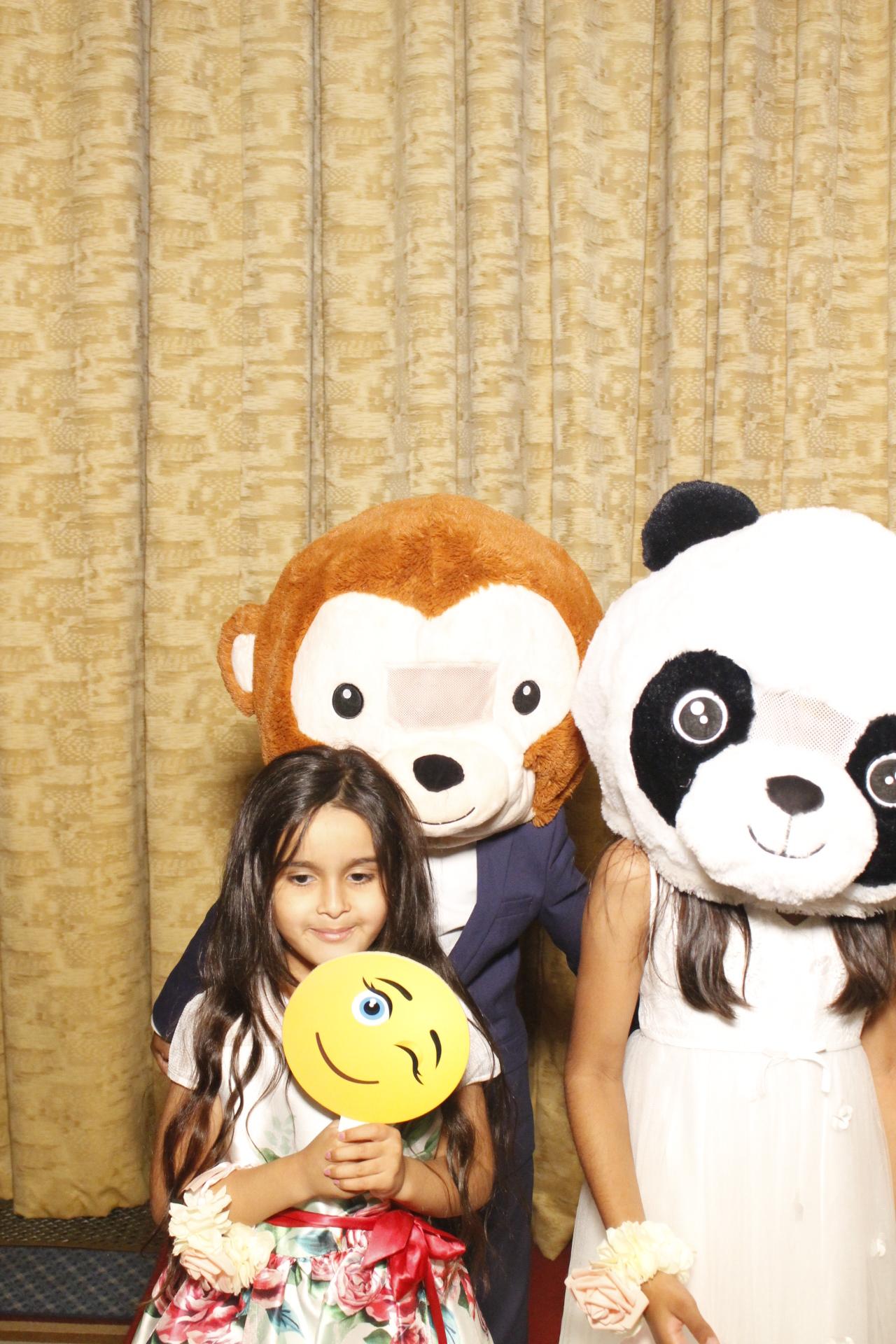 Anh & Adil's Wedding  | View more photos from the event at gallery.myphotoboothexperience.co.uk/u/MyPhotoBoothExperienceLtd/Anh-Adils-Wedding