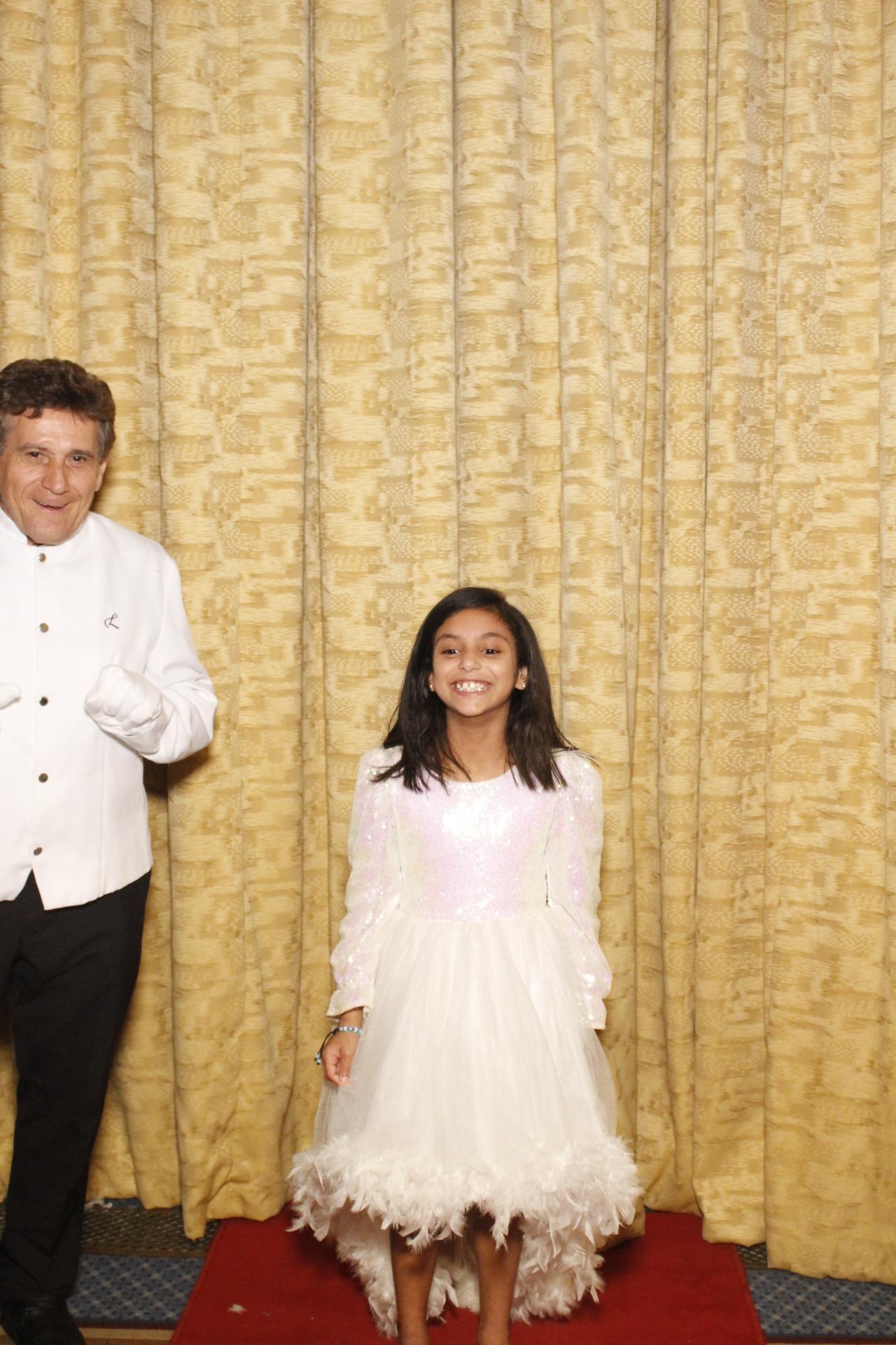 Anh & Adil's Wedding  | View more photos from the event at gallery.myphotoboothexperience.co.uk/u/MyPhotoBoothExperienceLtd/Anh-Adils-Wedding