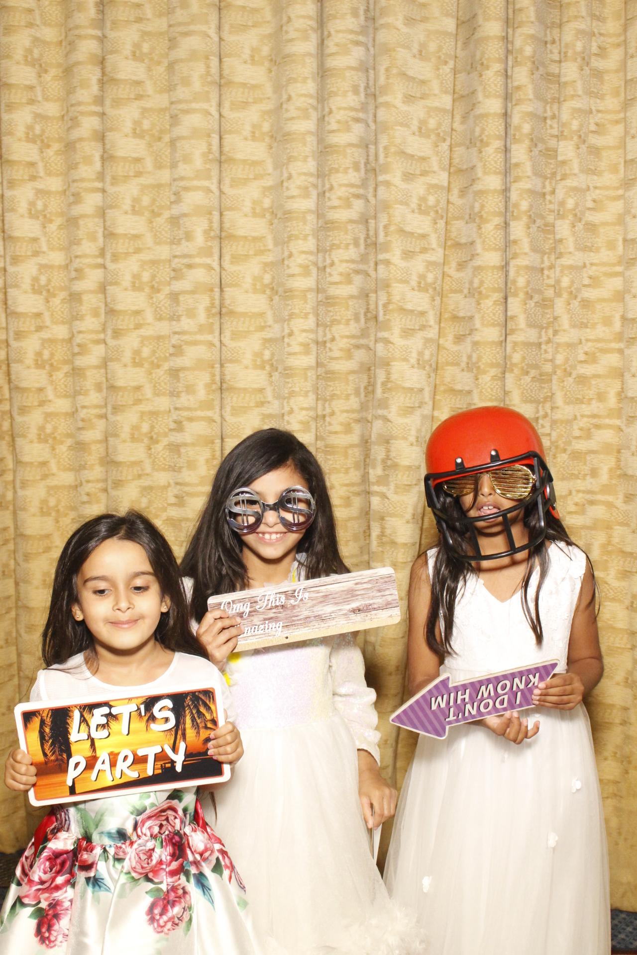 Anh & Adil's Wedding  | View more photos from the event at gallery.myphotoboothexperience.co.uk/u/MyPhotoBoothExperienceLtd/Anh-Adils-Wedding
