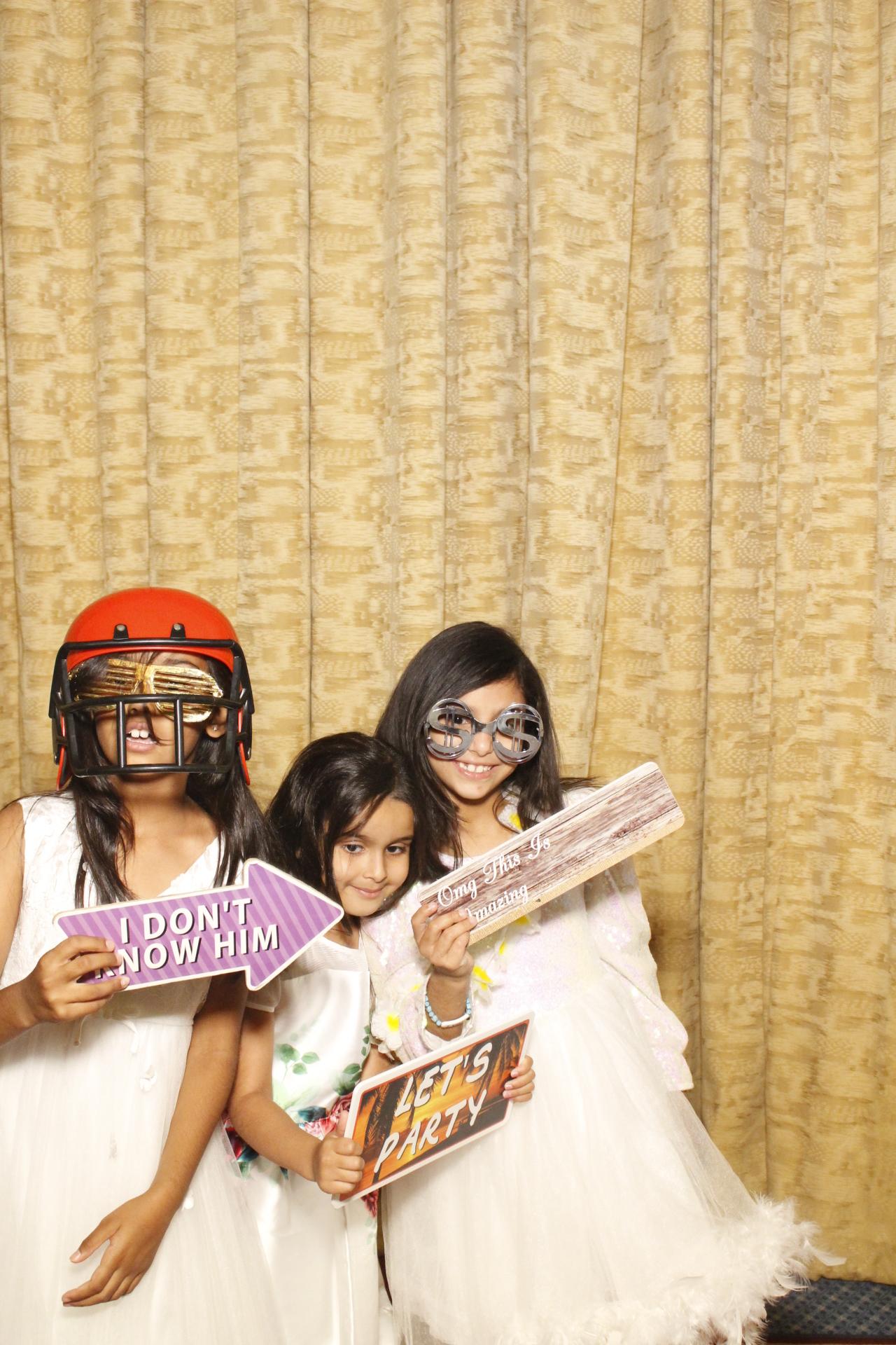 Anh & Adil's Wedding  | View more photos from the event at gallery.myphotoboothexperience.co.uk/u/MyPhotoBoothExperienceLtd/Anh-Adils-Wedding