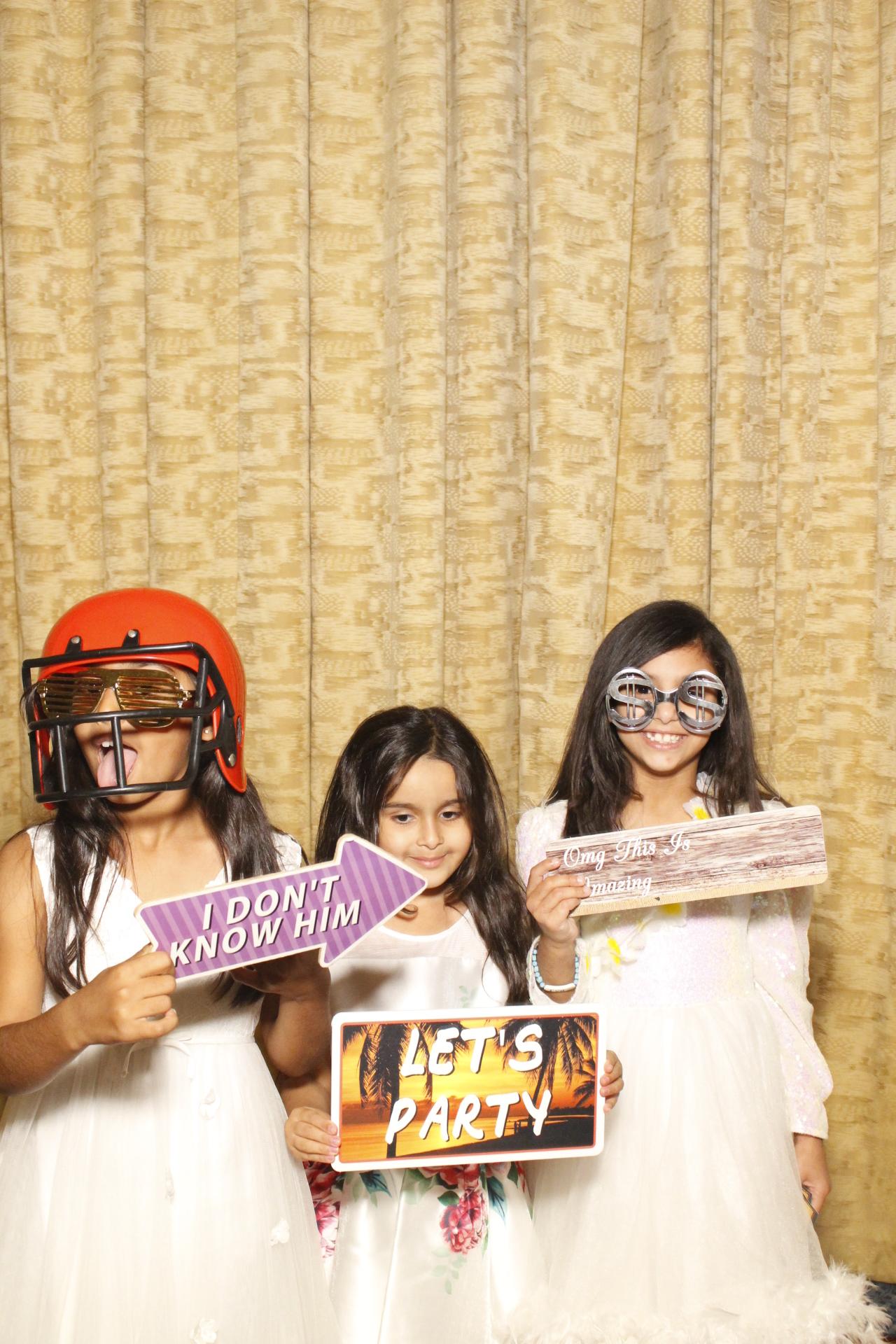 Anh & Adil's Wedding  | View more photos from the event at gallery.myphotoboothexperience.co.uk/u/MyPhotoBoothExperienceLtd/Anh-Adils-Wedding