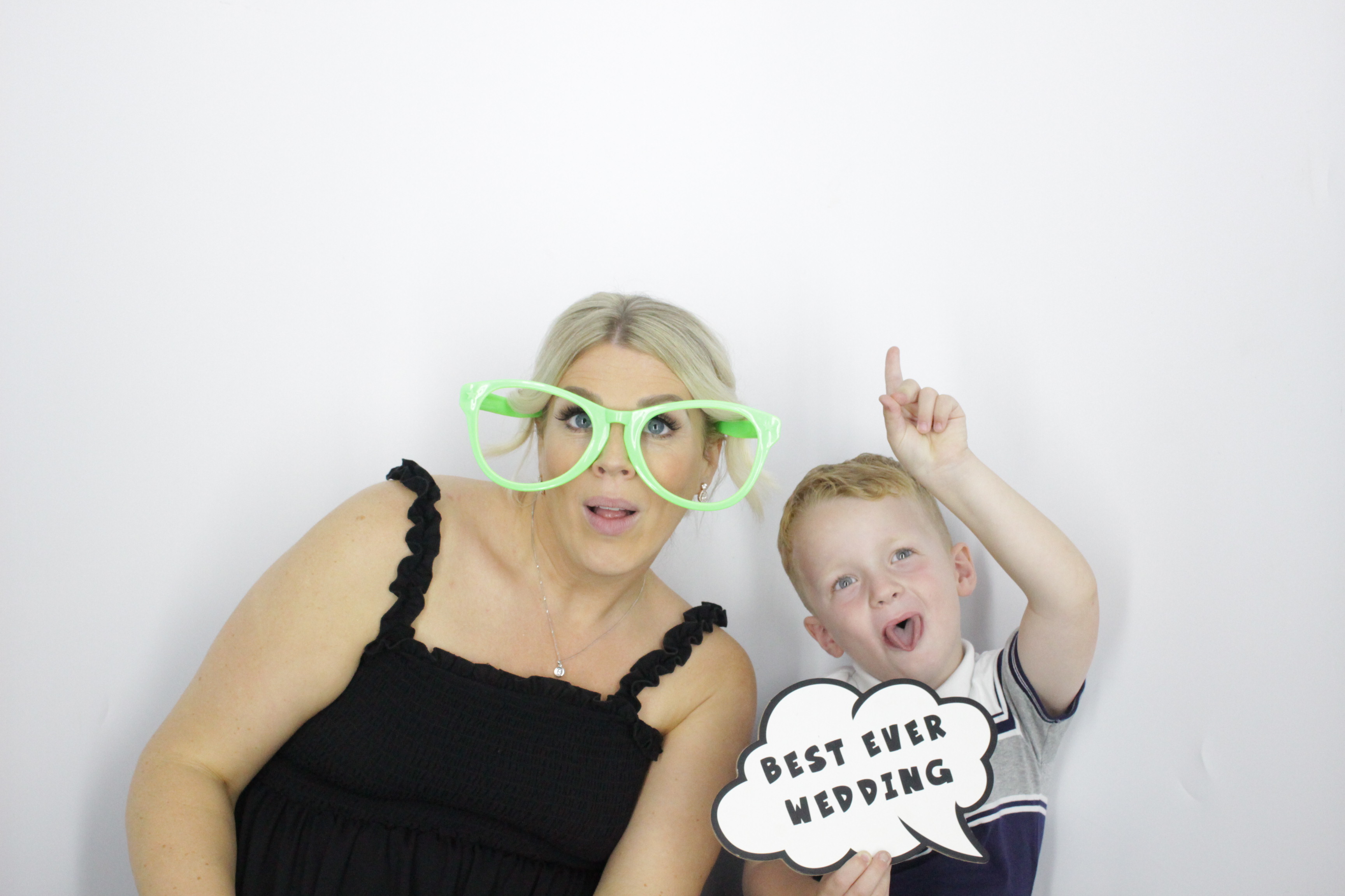 Anna & Kinger's Wedding | View more photos from the event at gallery.myphotoboothexperience.co.uk/u/MyPhotoBoothExperienceLtd/Anna-Kingers-Wedding