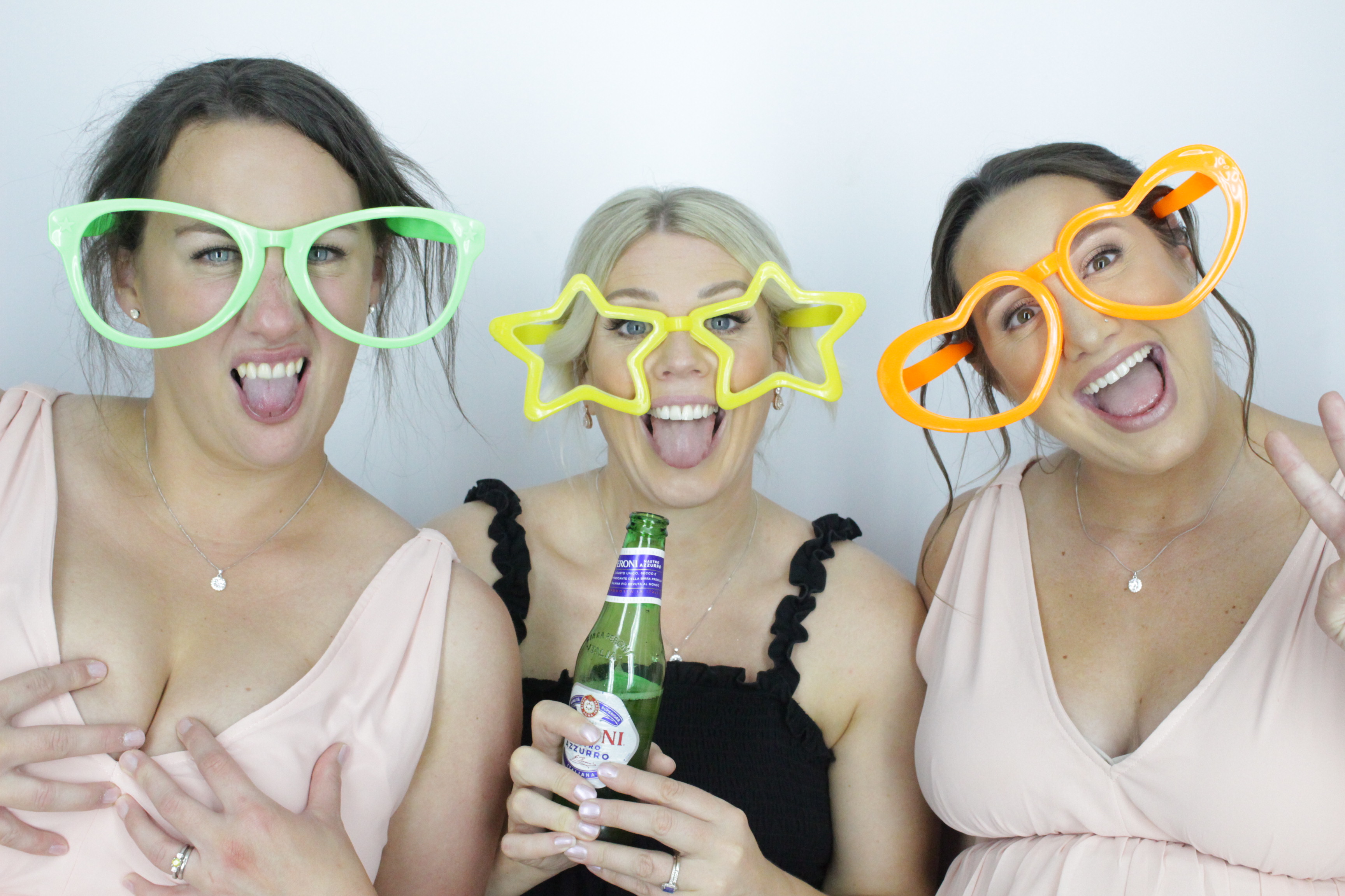 Anna & Kinger's Wedding | View more photos from the event at gallery.myphotoboothexperience.co.uk/u/MyPhotoBoothExperienceLtd/Anna-Kingers-Wedding