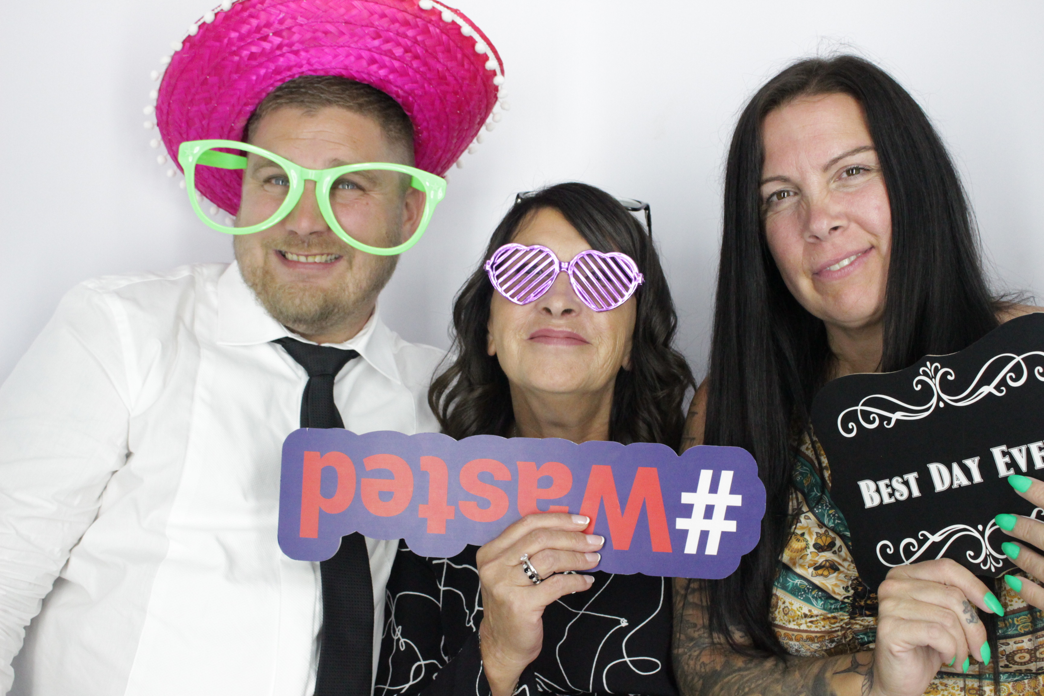 Anna & Kinger's Wedding | View more photos from the event at gallery.myphotoboothexperience.co.uk/u/MyPhotoBoothExperienceLtd/Anna-Kingers-Wedding