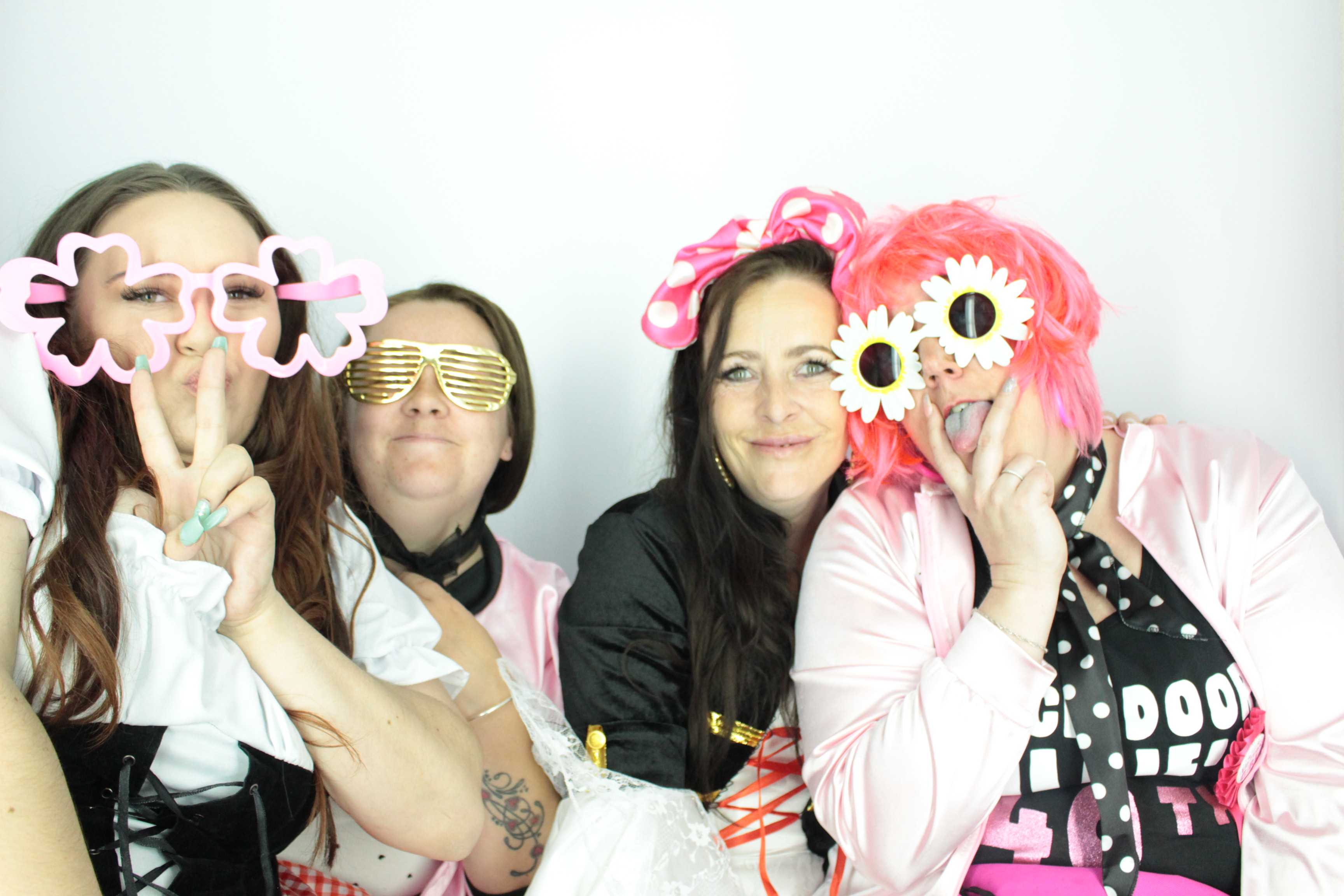 Billie's 40th Birthday  | View more photos from the event at gallery.myphotoboothexperience.co.uk/u/MyPhotoBoothExperienceLtd/Billies-40th-Birthday