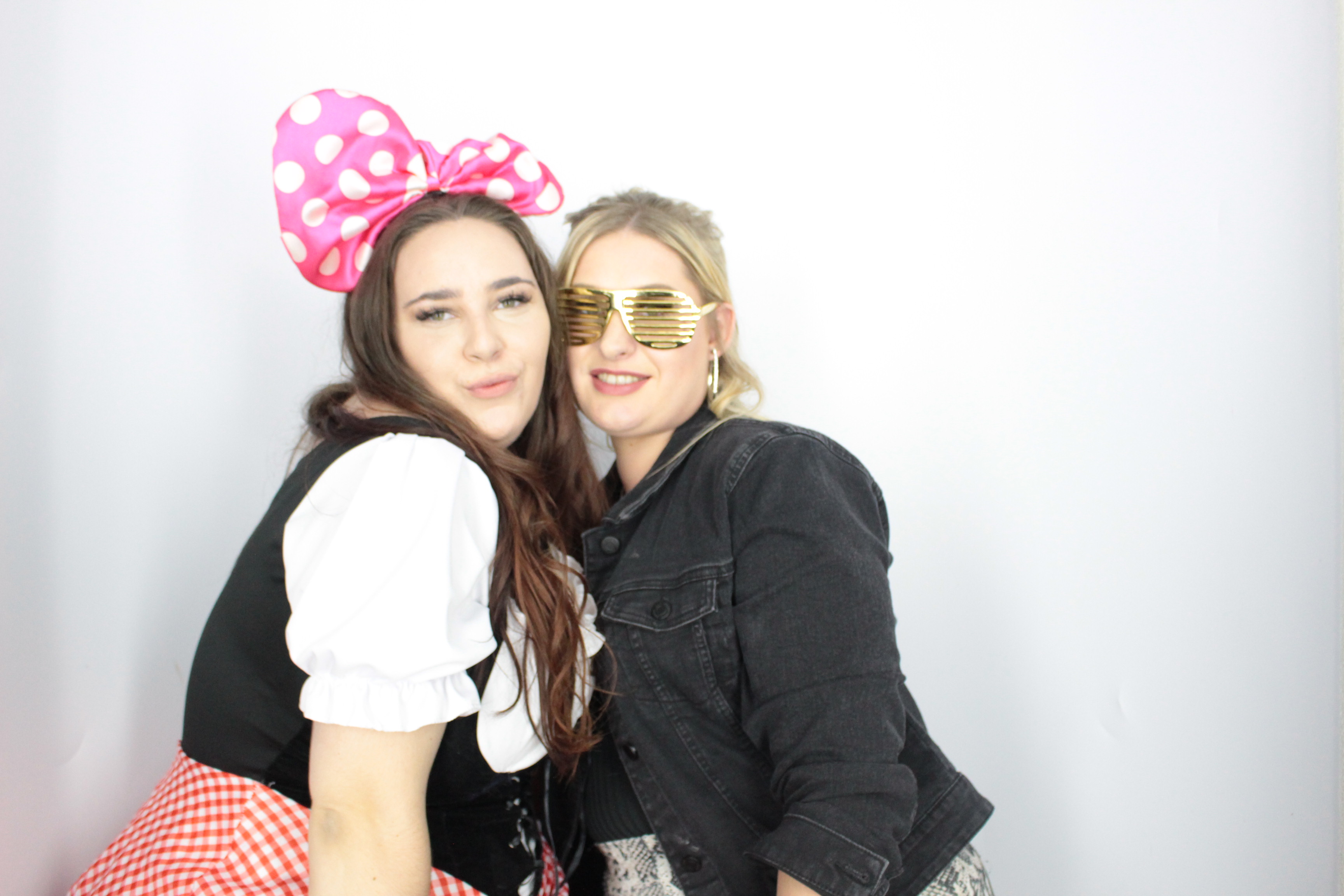 Billie's 40th Birthday  | View more photos from the event at gallery.myphotoboothexperience.co.uk/u/MyPhotoBoothExperienceLtd/Billies-40th-Birthday
