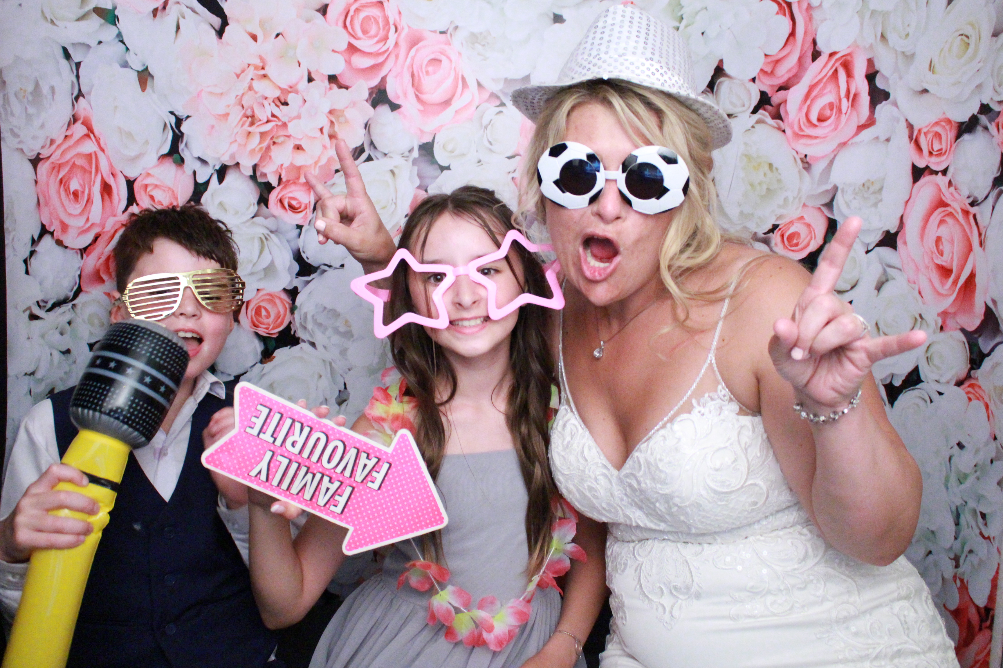 Caz & Geoff's Wedding  | View more photos from the event at gallery.myphotoboothexperience.co.uk/u/MyPhotoBoothExperienceLtd/Caz-Geoffs-Wedding