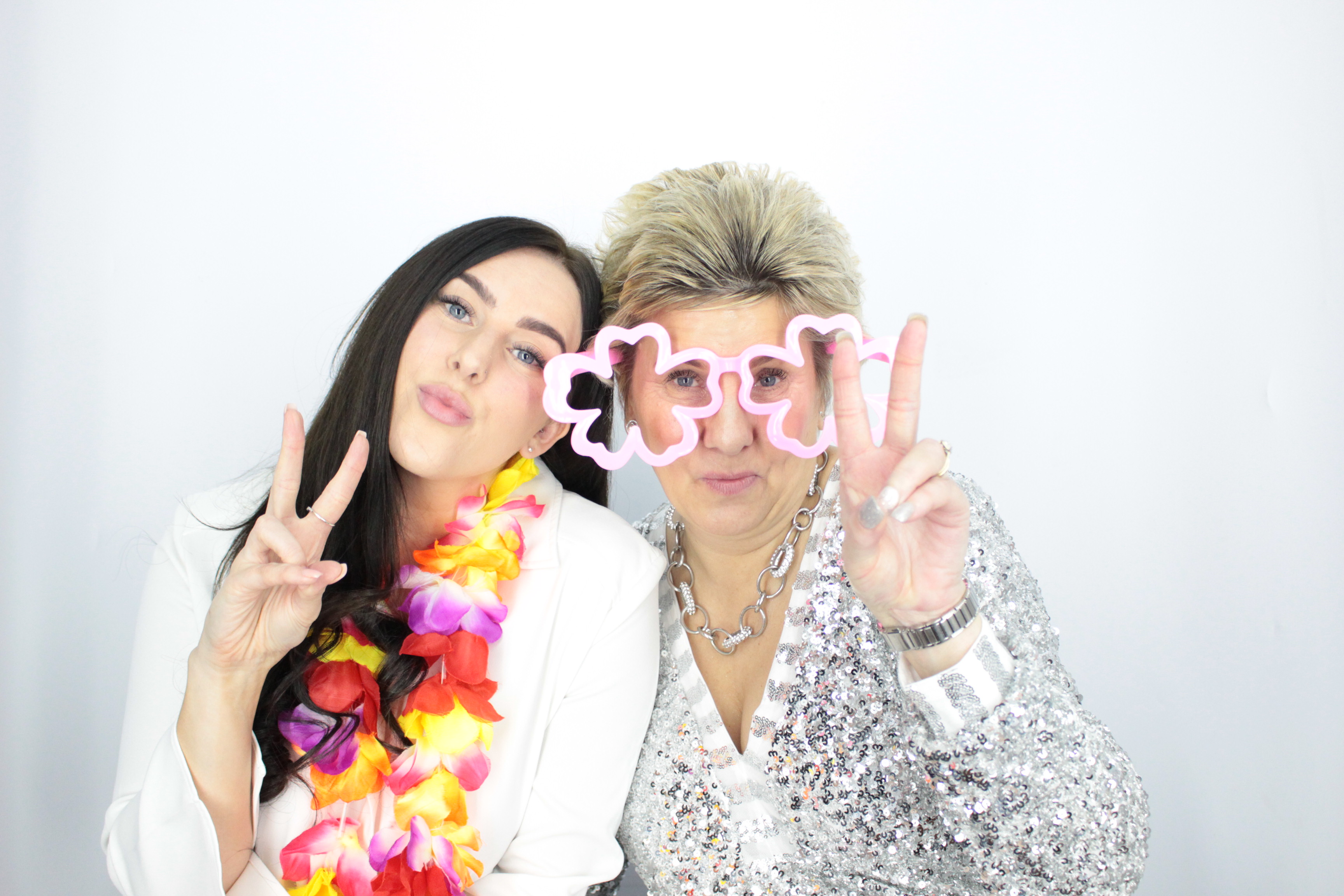 Charlotte's 30th Birthday | View more photos from the event at gallery.myphotoboothexperience.co.uk/u/MyPhotoBoothExperienceLtd/Charlottes-30th-Birthday