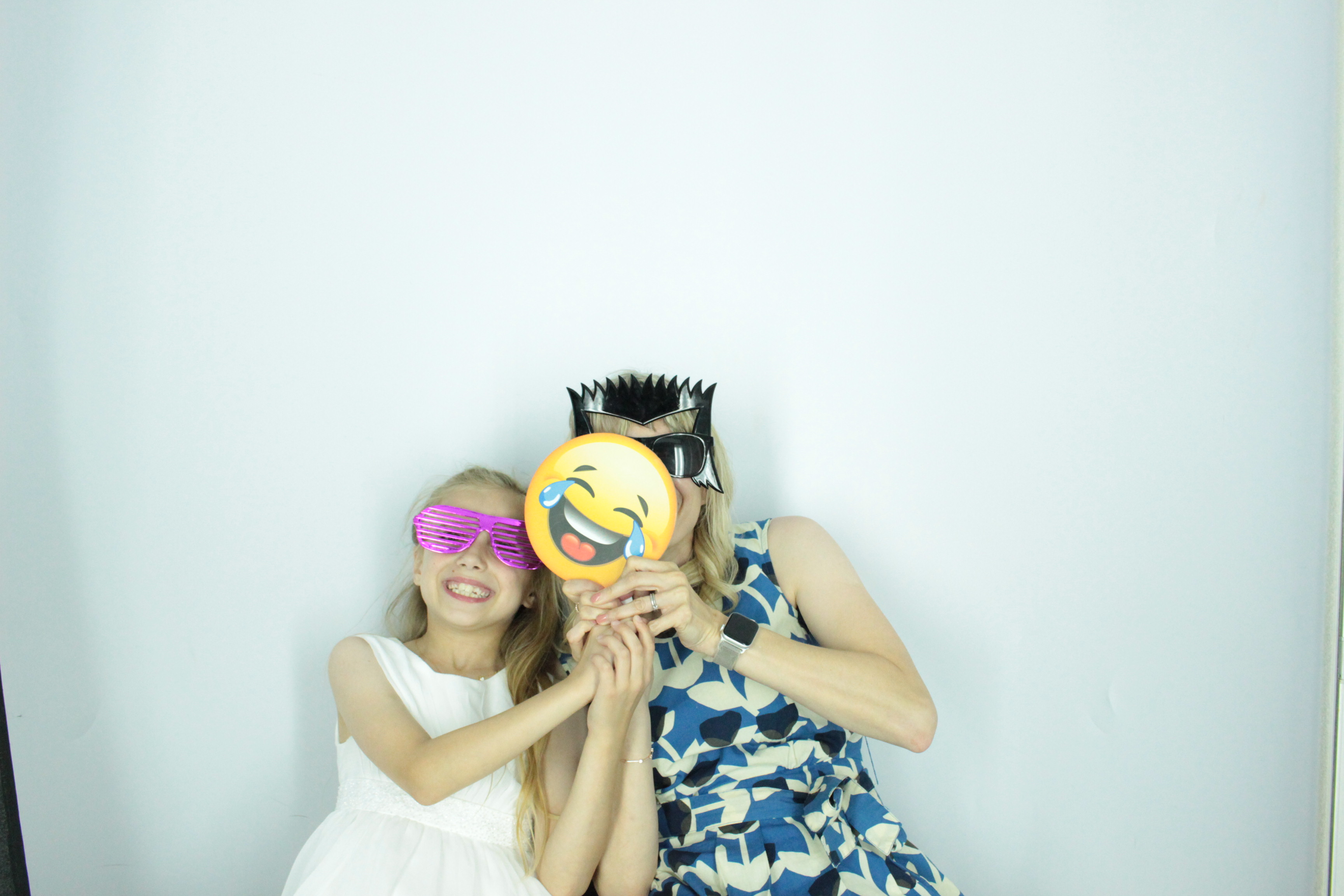 Faye & Sean | View more photos from the event at gallery.myphotoboothexperience.co.uk/u/MyPhotoBoothExperienceLtd/Faye-Sean