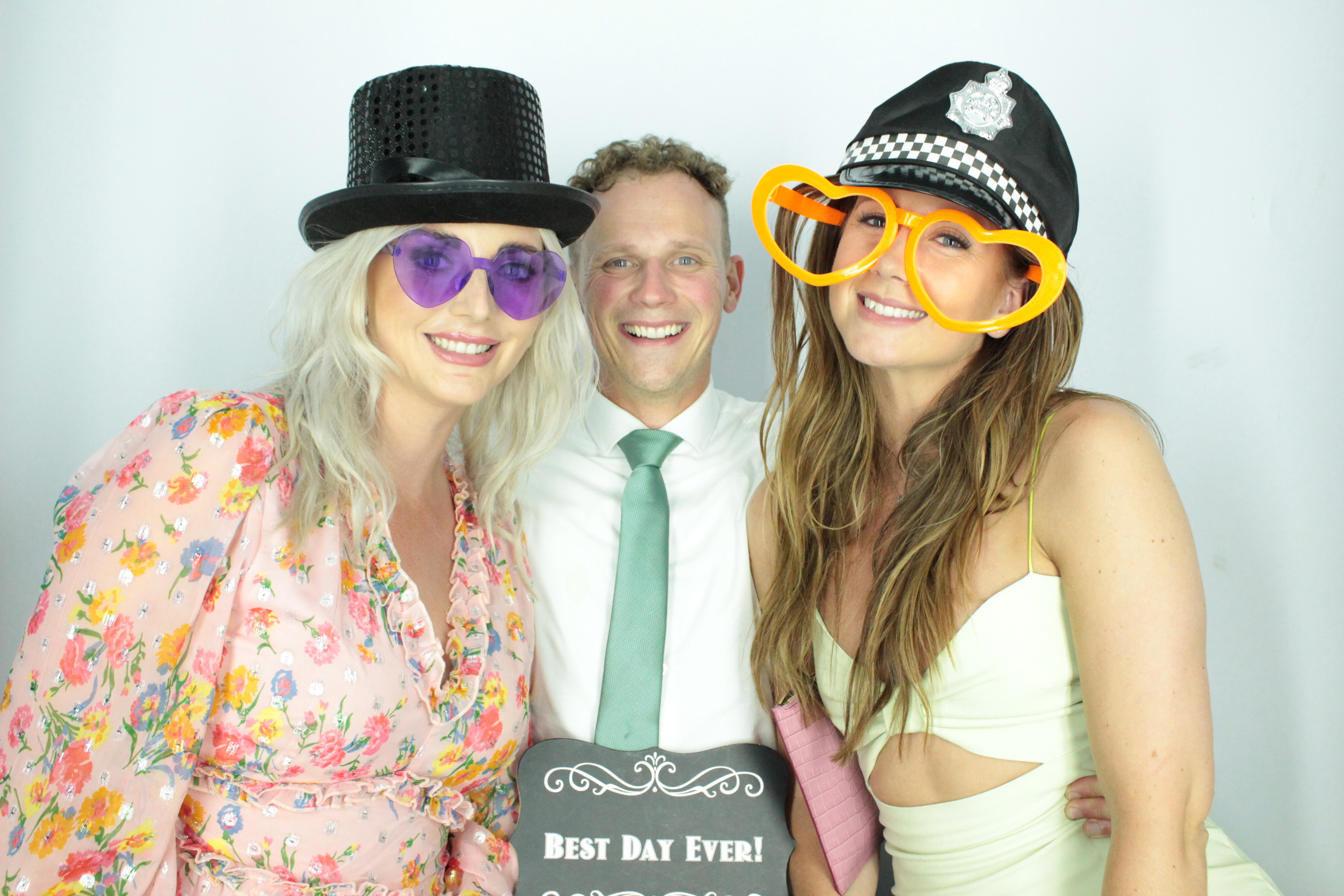 Faye & Sean | View more photos from the event at gallery.myphotoboothexperience.co.uk/u/MyPhotoBoothExperienceLtd/Faye-Sean